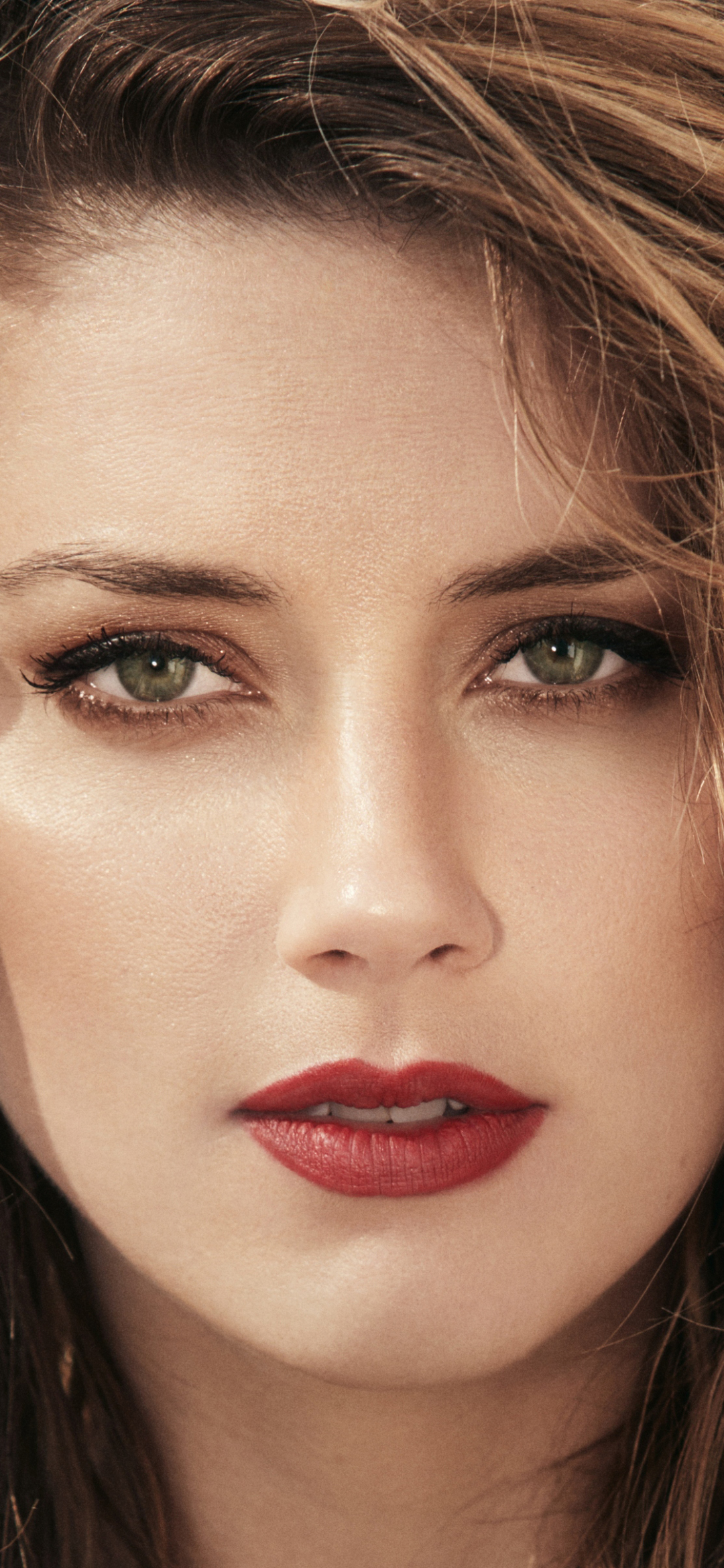 Download mobile wallpaper Blonde, Face, American, Celebrity, Actress, Lipstick, Amber Heard for free.