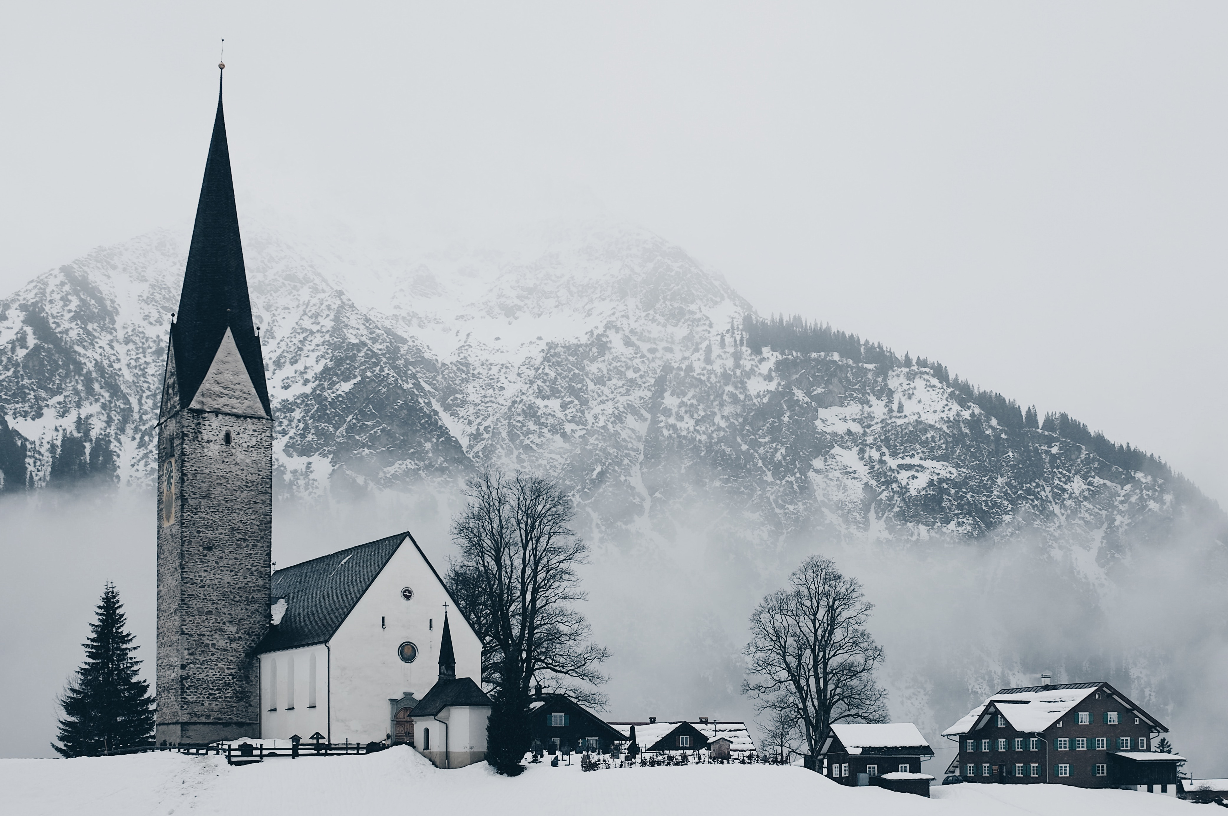Laden Sie das Winter, Schnee, Dorf, Kirche, Menschengemacht-Bild kostenlos auf Ihren PC-Desktop herunter