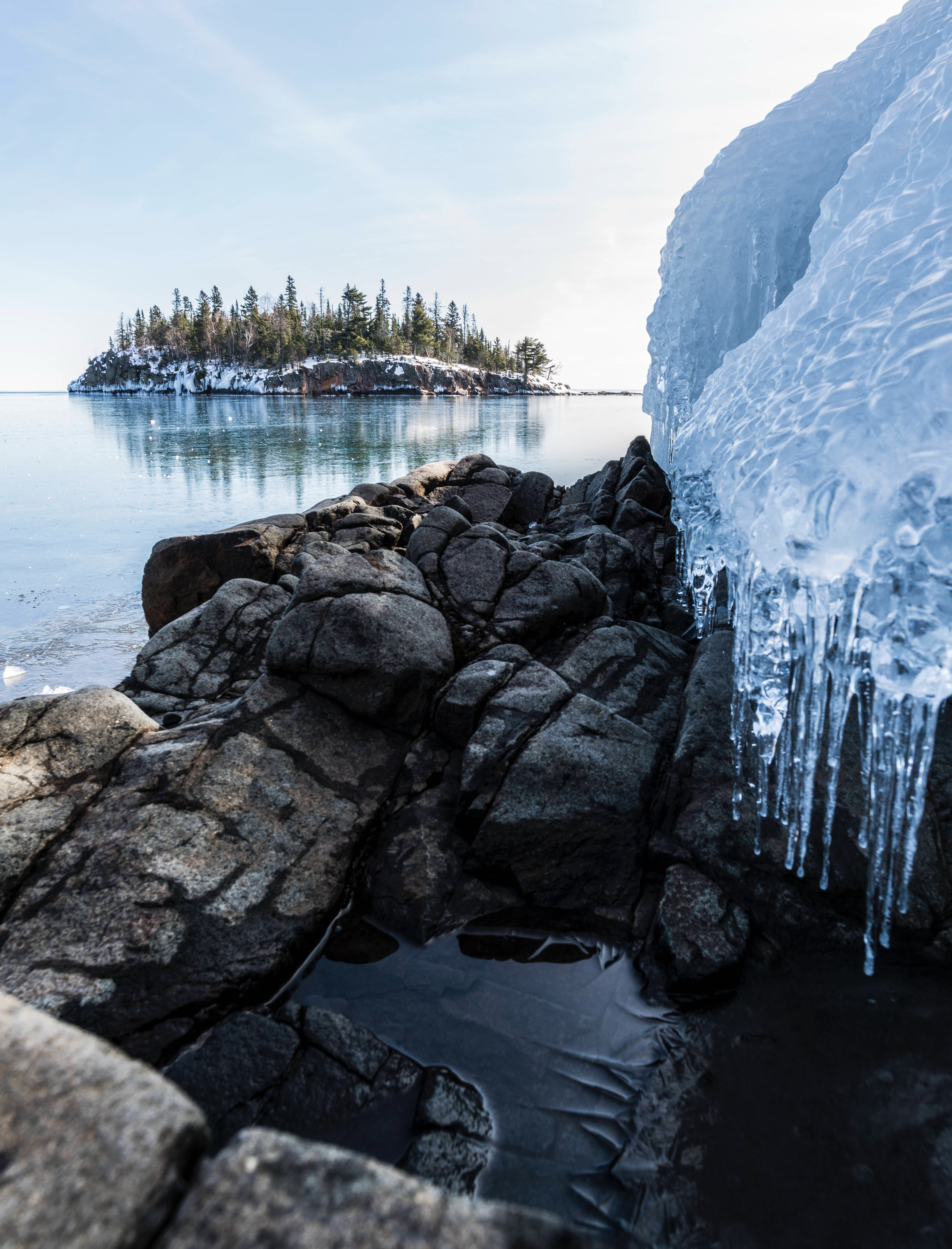 Baixe gratuitamente a imagem Natureza, Pedras, Gelo, Neve, Coberto De Neve, Snowbound, Mar na área de trabalho do seu PC
