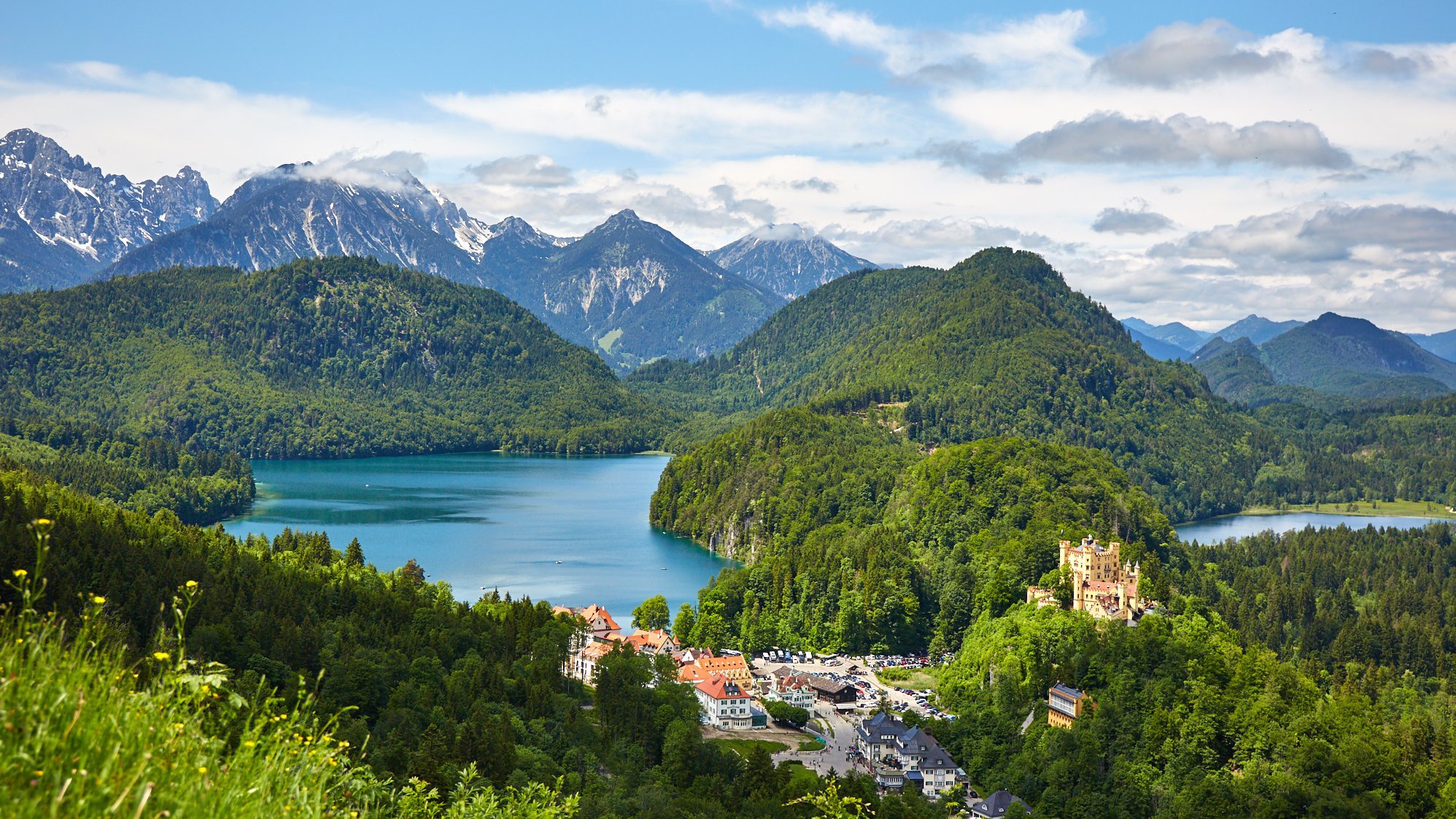 487883 télécharger l'image lac, construction humaine, château de hohenschwangau, alpes, château, forêt, allemagne, châteaux - fonds d'écran et économiseurs d'écran gratuits