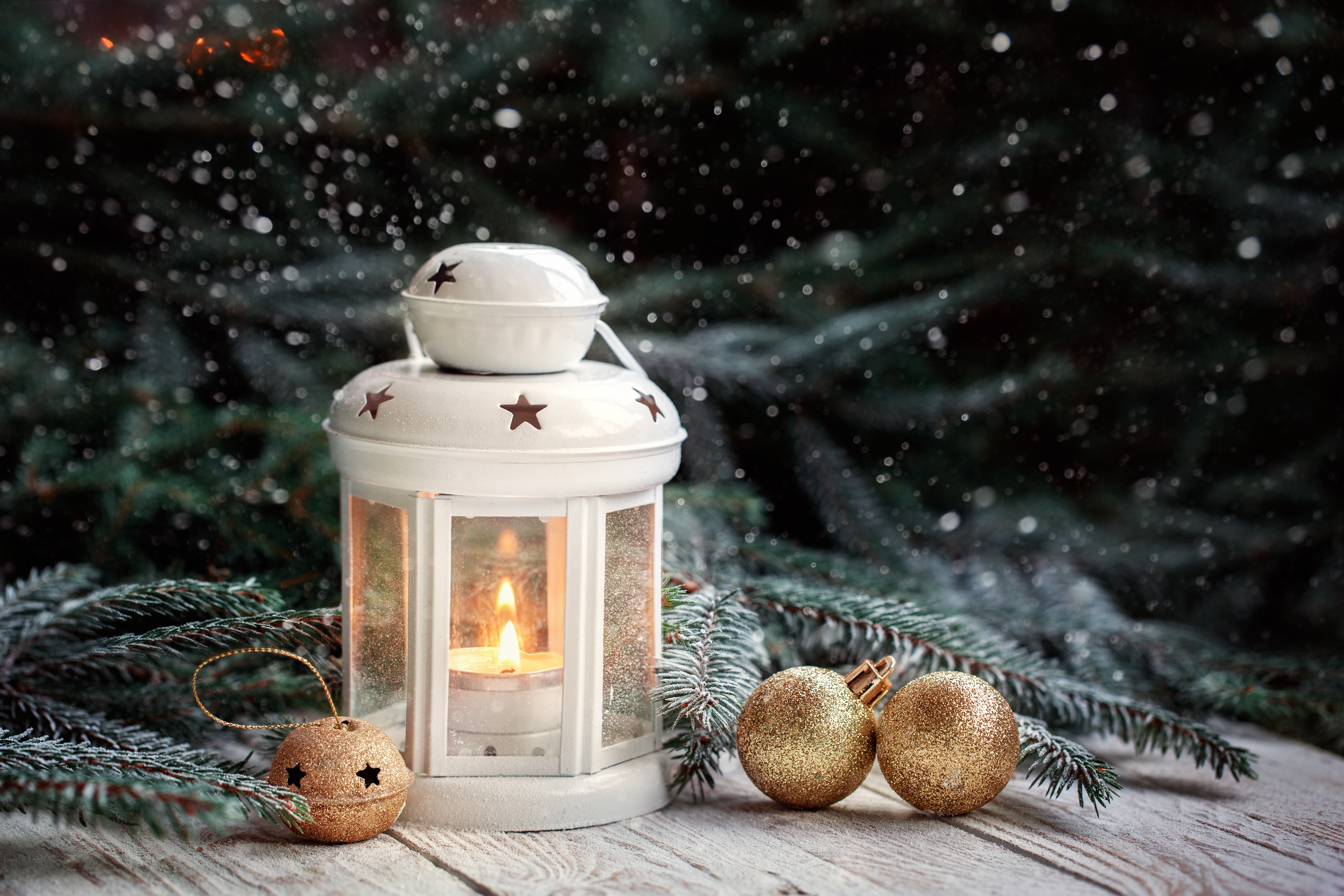 Download mobile wallpaper Christmas, Lantern, Man Made for free.