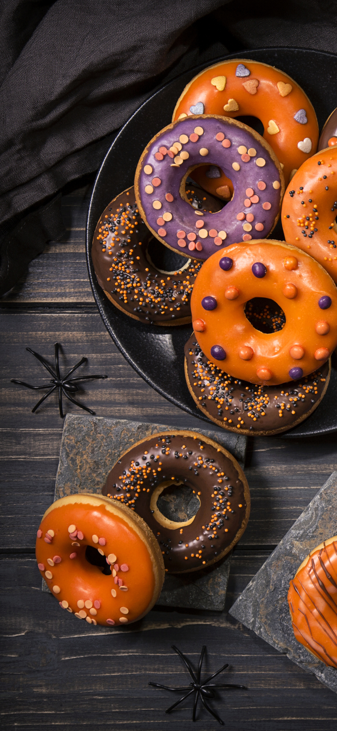 Handy-Wallpaper Halloween, Süßigkeiten, Nahrungsmittel, Stillleben, Donut kostenlos herunterladen.