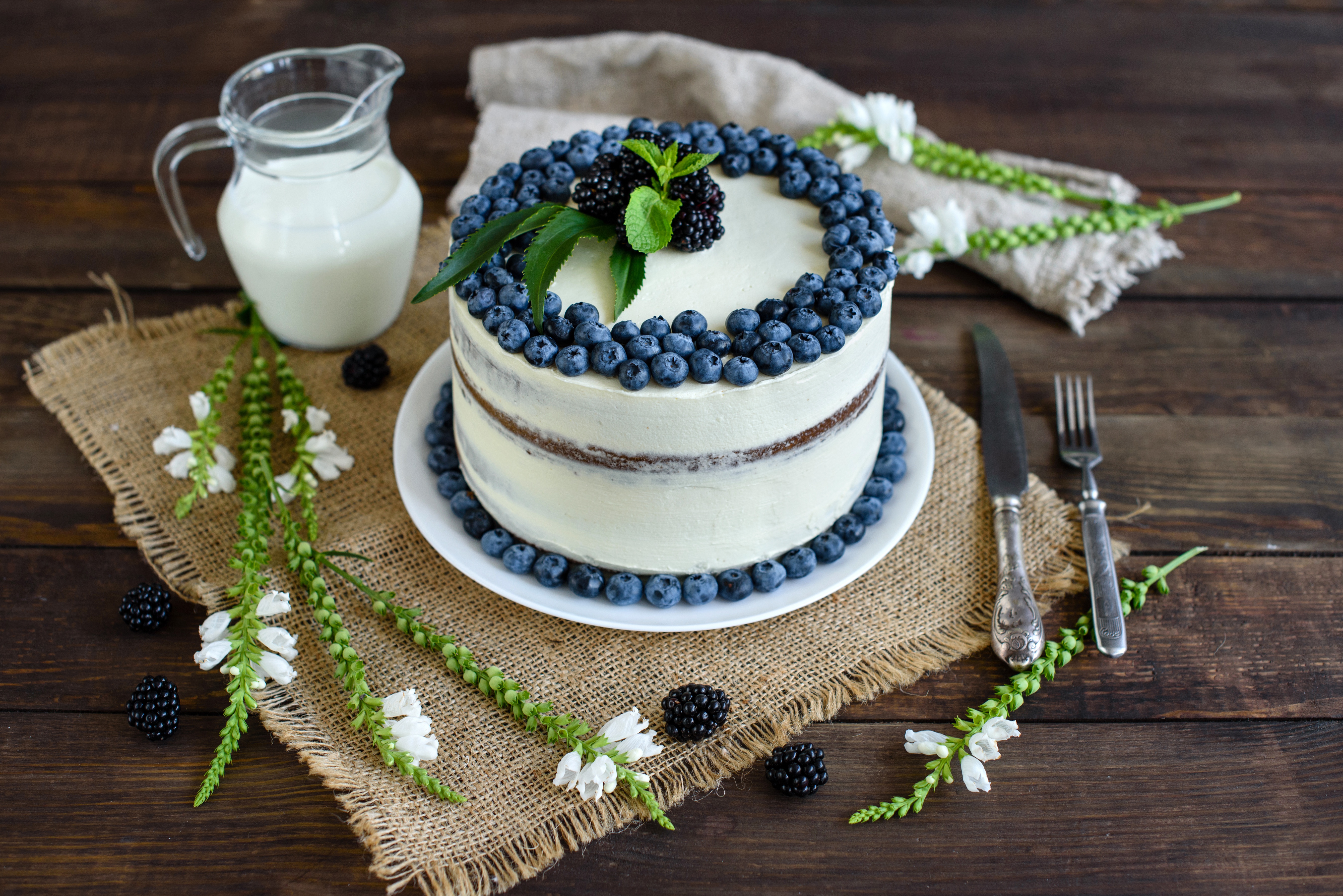 Handy-Wallpaper Dessert, Kuchen, Heidelbeere, Nahrungsmittel, Stillleben kostenlos herunterladen.