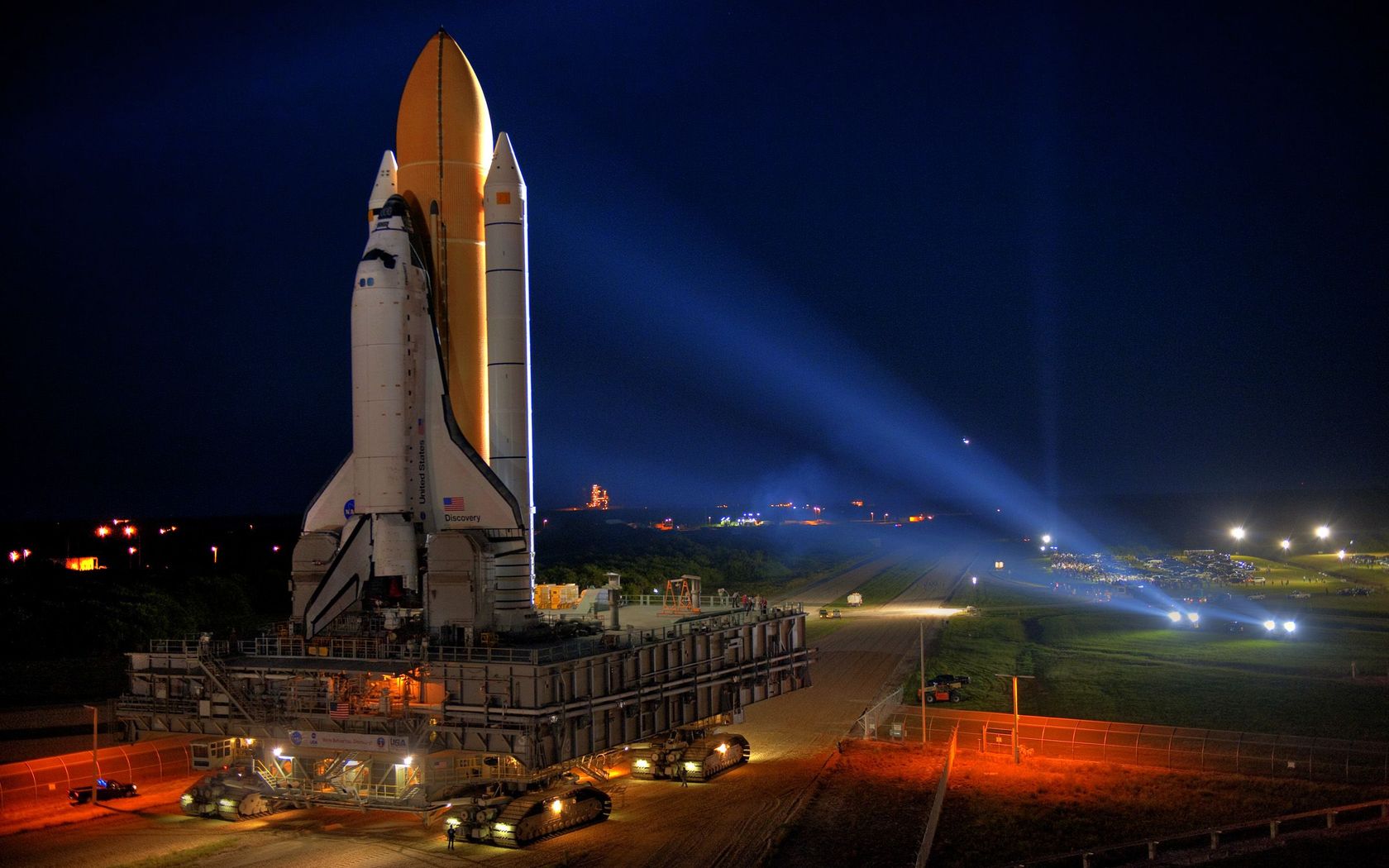 Download mobile wallpaper Vehicles, Space Shuttle Discovery for free.