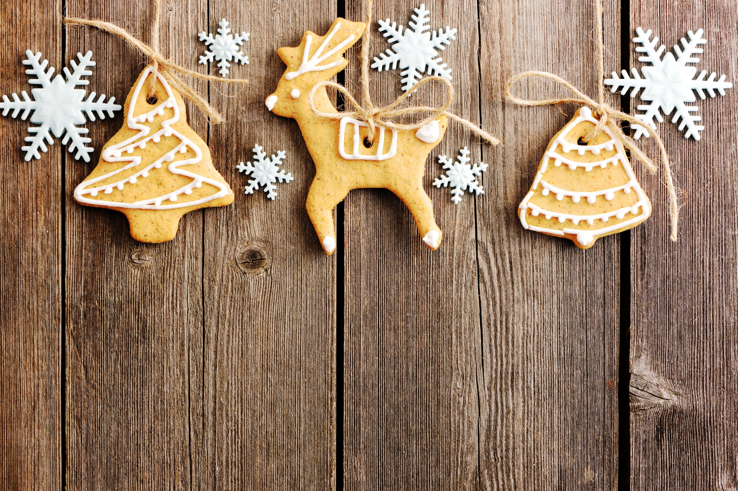 Скачать обои бесплатно Печенье, Рождество, Древесина, Имбирный Пряник, Праздничные картинка на рабочий стол ПК