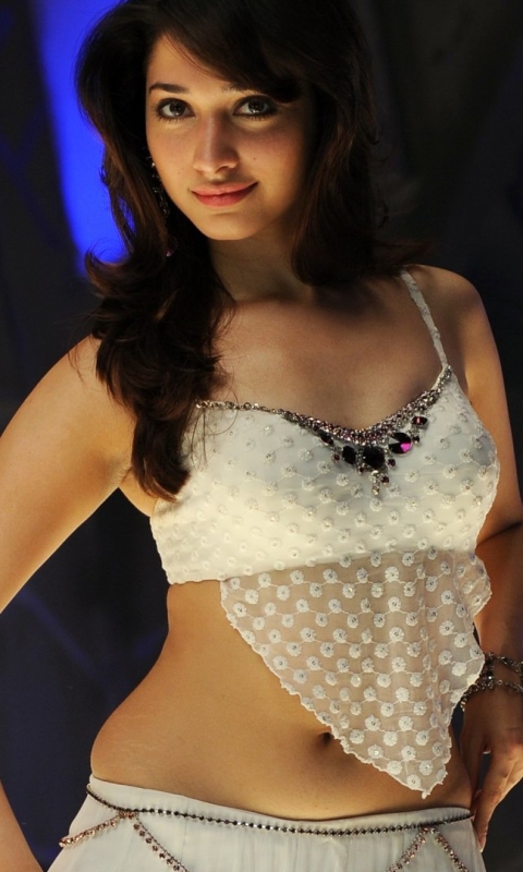Download mobile wallpaper Face, Celebrity, Tamannaah Bhatia, Bollywood for free.
