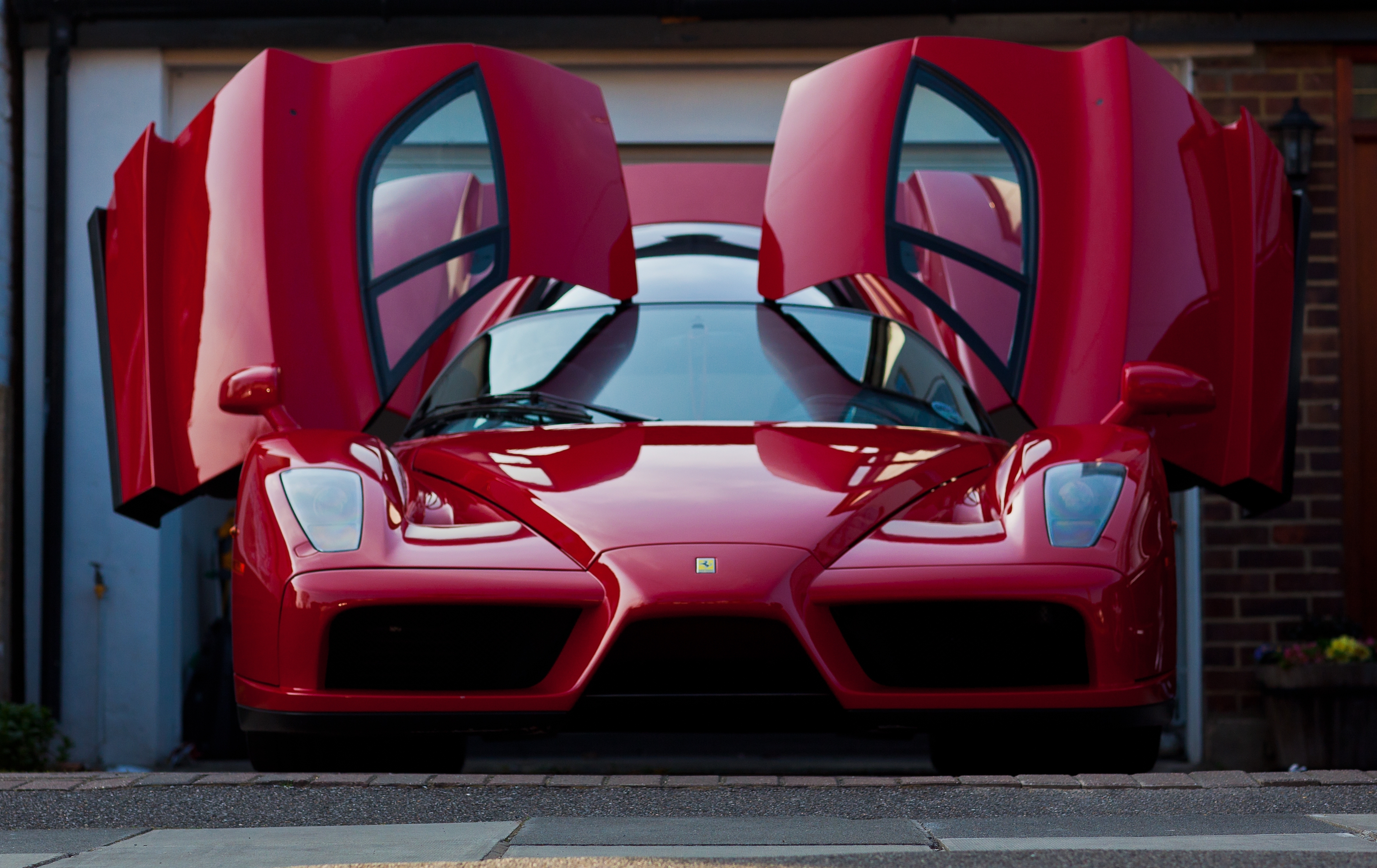 Die besten Ferrari Enzo-Hintergründe für den Telefonbildschirm