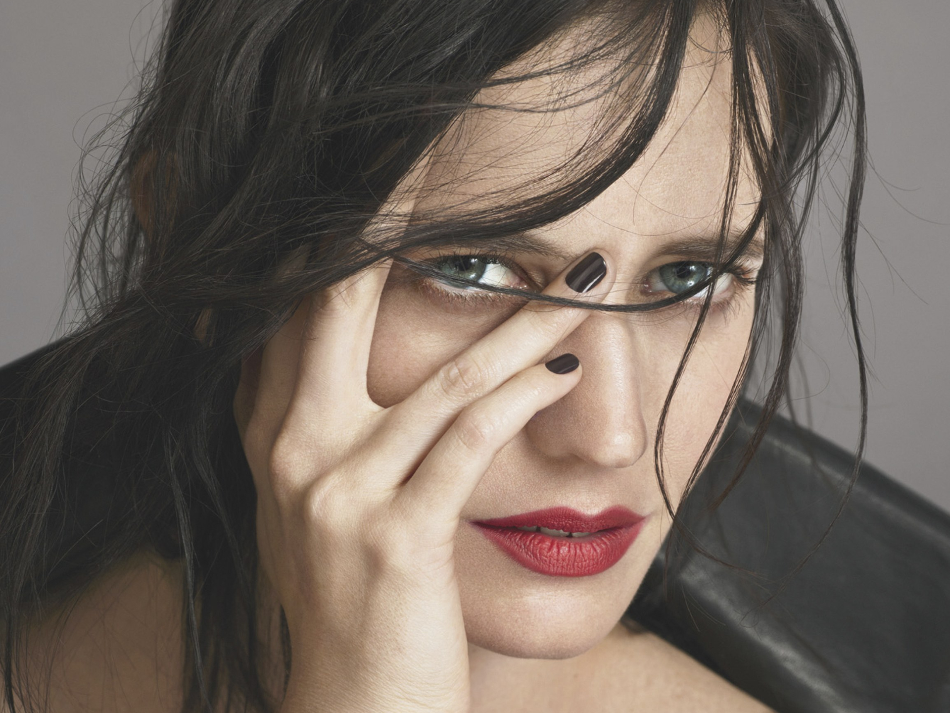 Download mobile wallpaper Eva Green, Face, Brunette, Celebrity, Actress, Lipstick for free.
