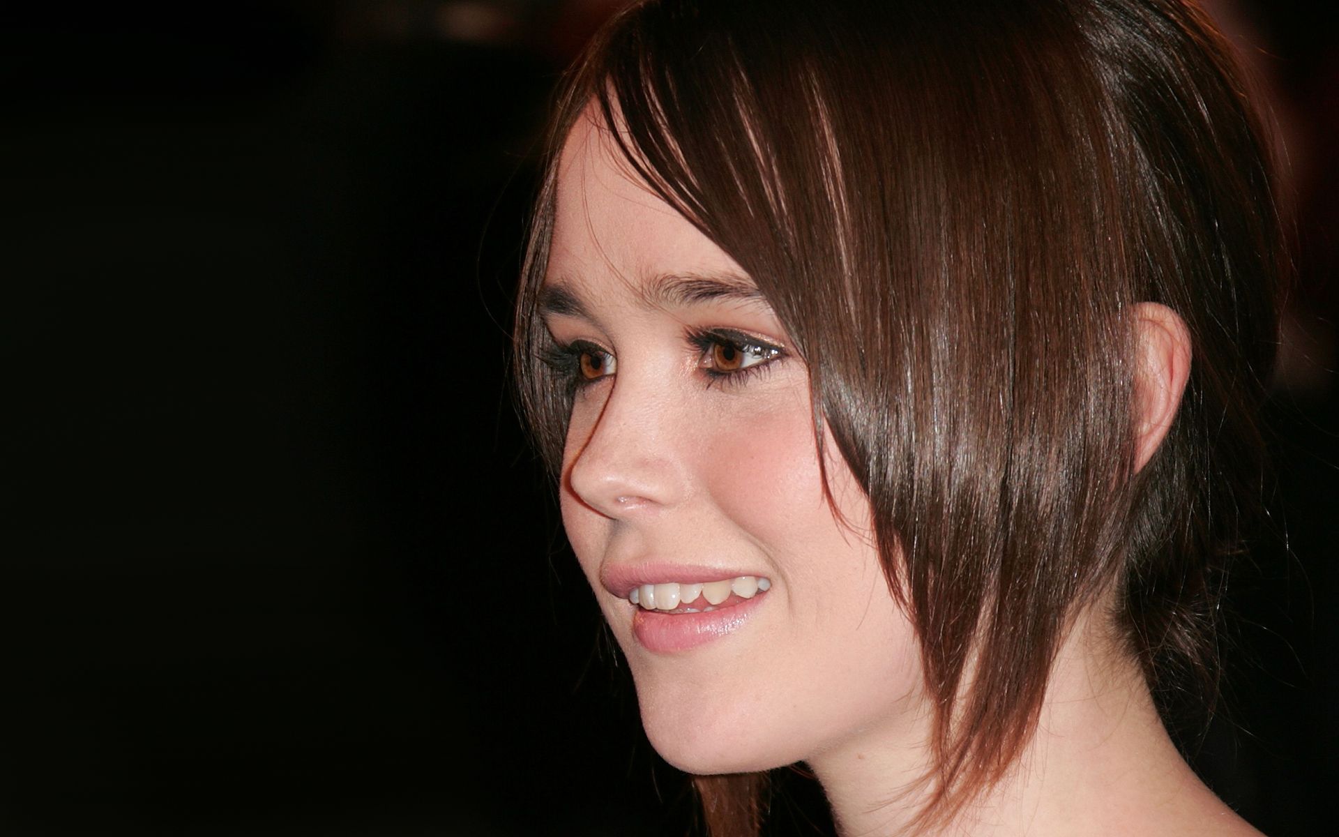 Free download wallpaper Celebrity, Ellen Page on your PC desktop