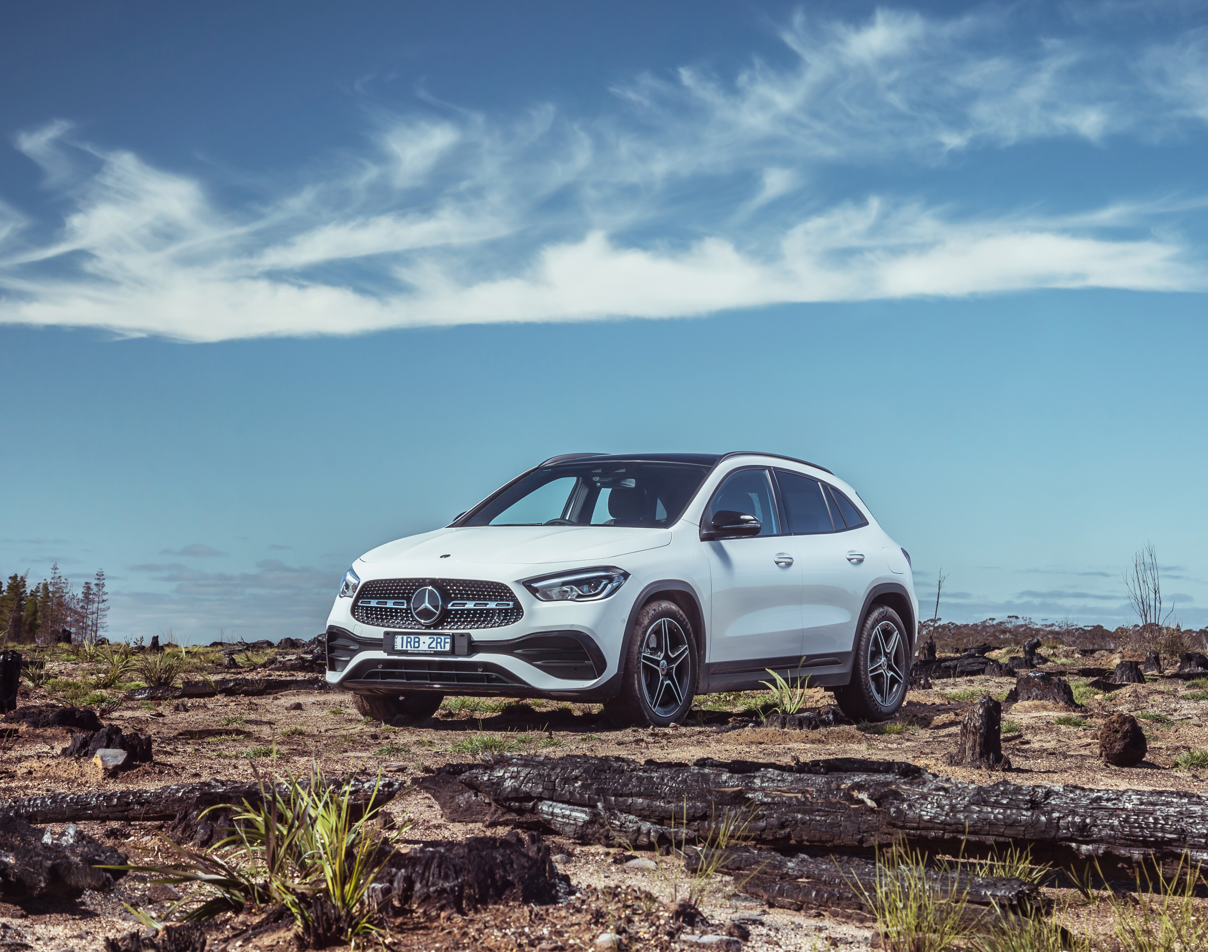 Download mobile wallpaper Car, Mercedes Benz, Vehicles, White Car, Mercedes Benz Gla Class for free.