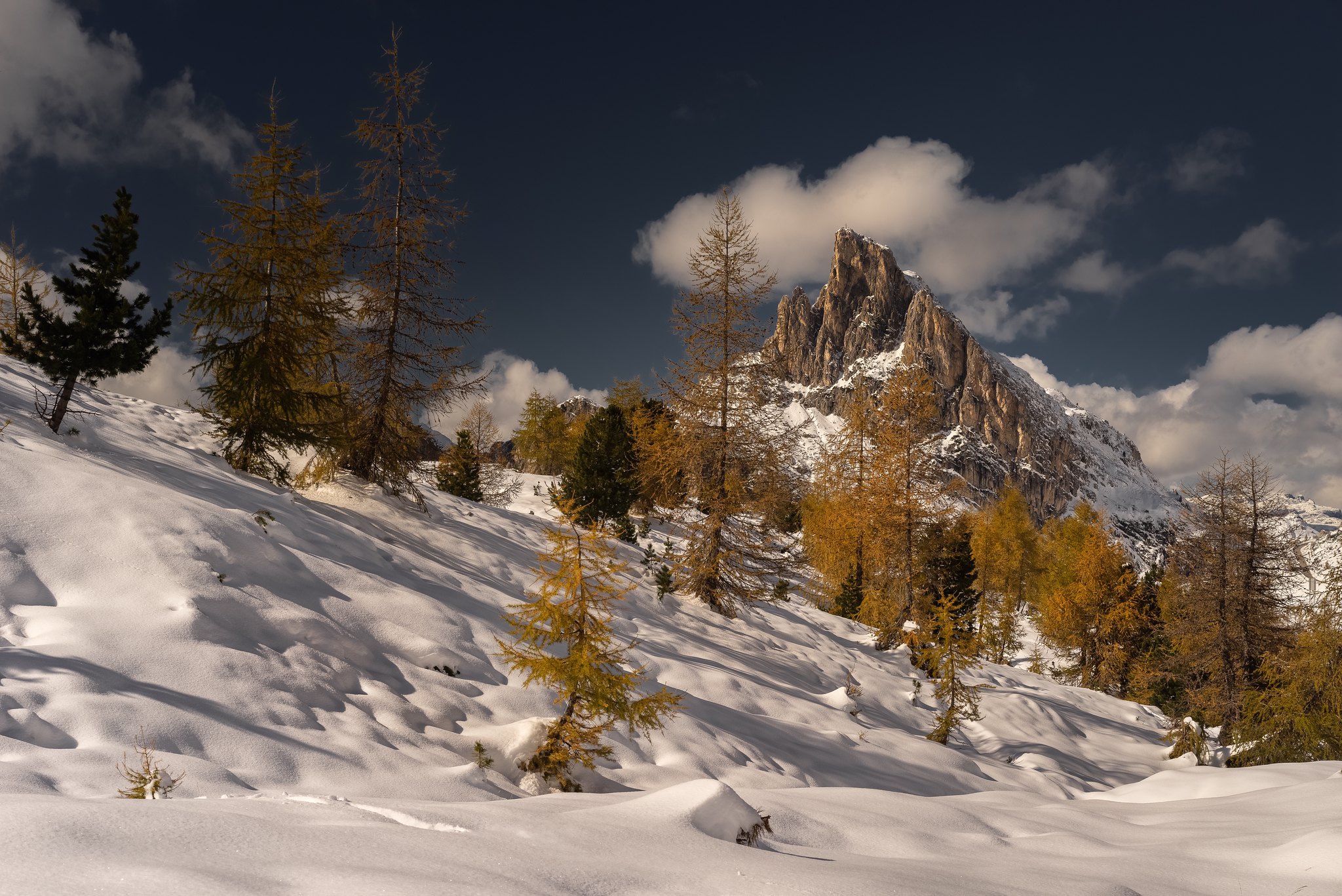 Handy-Wallpaper Natur, Schnee, Gebirge, Wolke, Berge, Erde/natur kostenlos herunterladen.