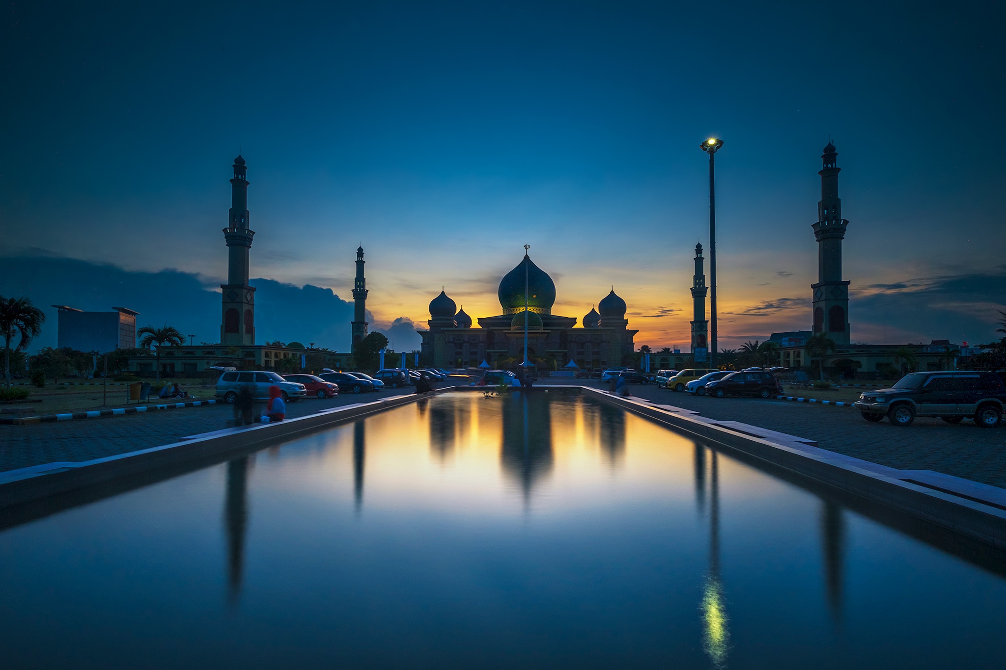 Скачать картинку Индонезия, Мечеть, Религиозные, Пеканбару, Мечети в телефон бесплатно.