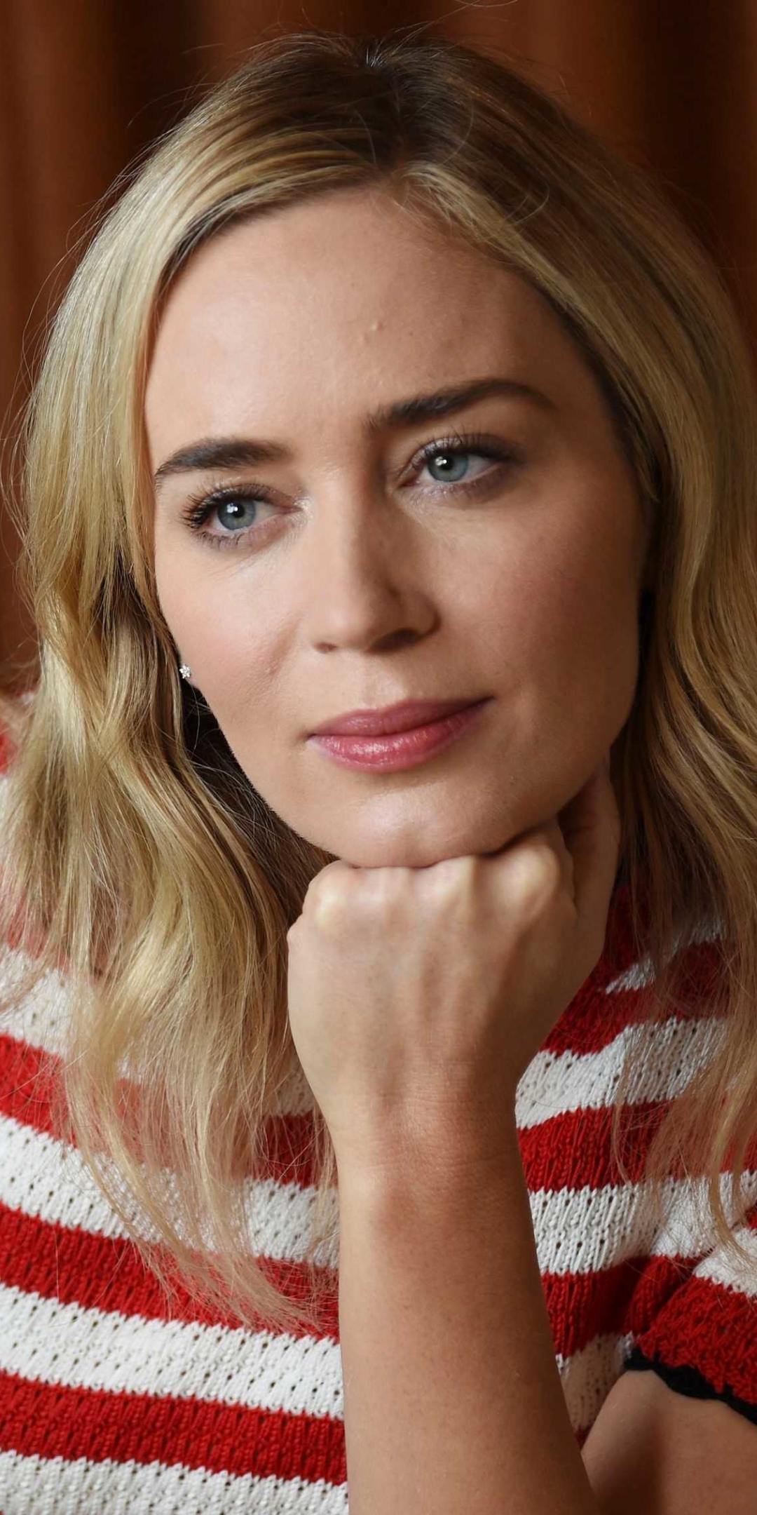 Download mobile wallpaper Blonde, British, Blue Eyes, Celebrity, Actress, Emily Blunt for free.