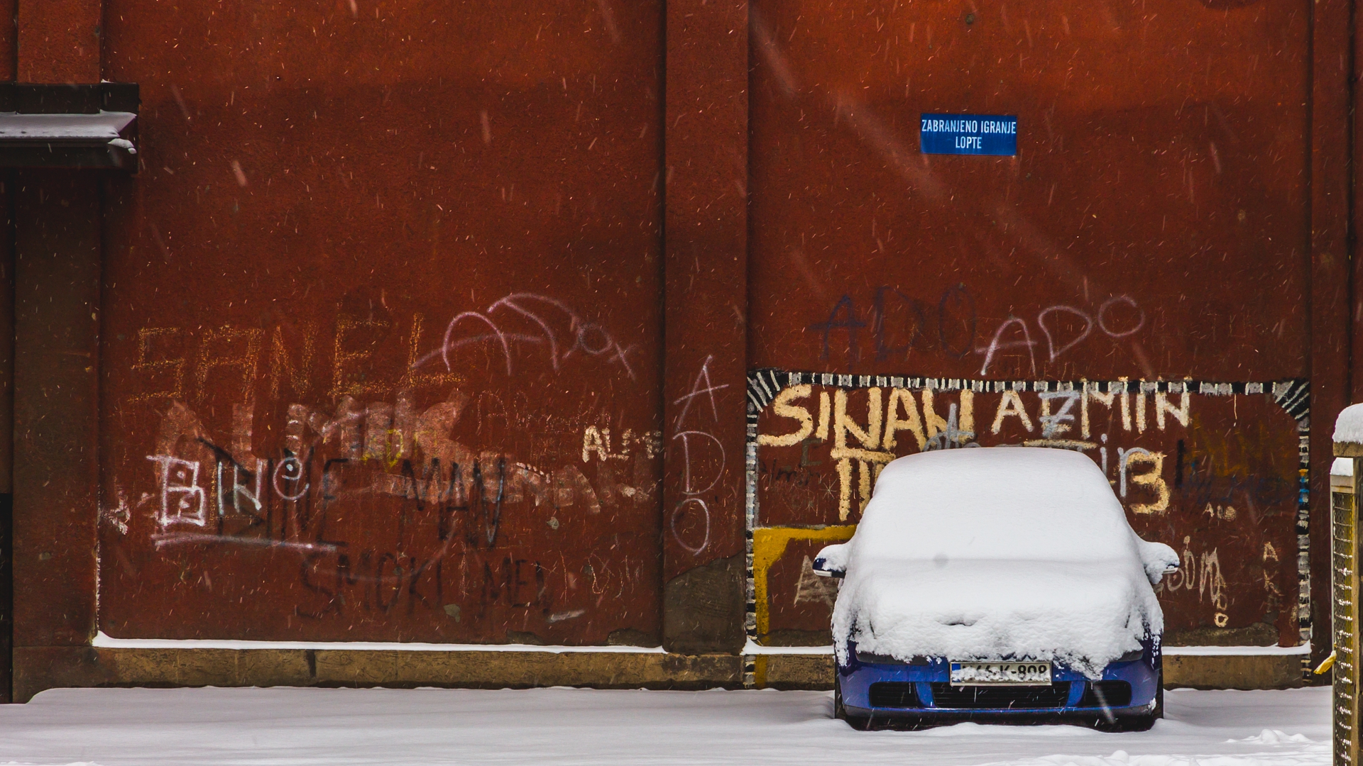 Free download wallpaper Winter, City, Car, Graffiti, Artistic on your PC desktop