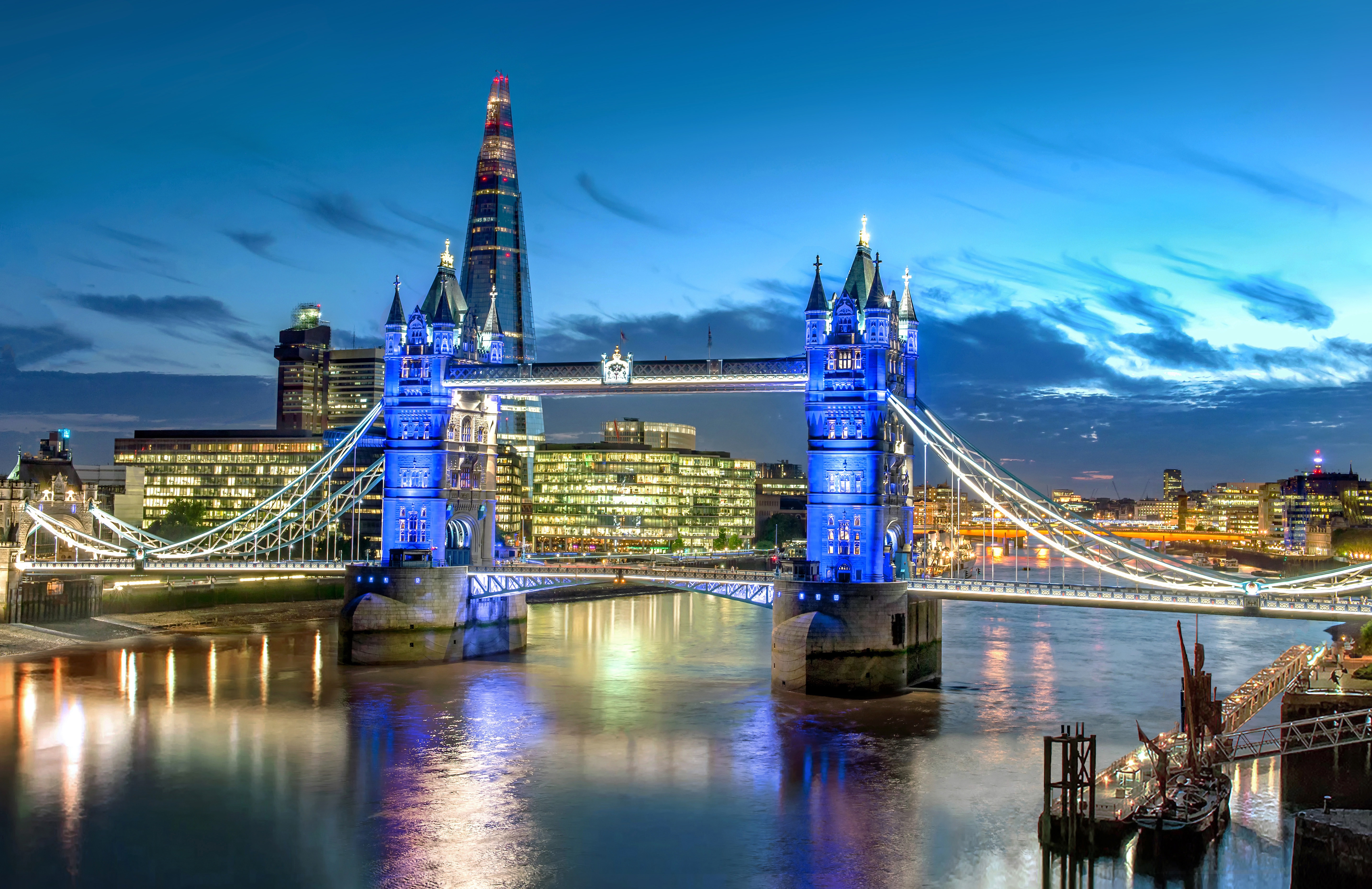 Laden Sie das London, Fluss, Brücke, England, Themse, Tower Bridge, Brücken, Menschengemacht, Großstadt-Bild kostenlos auf Ihren PC-Desktop herunter