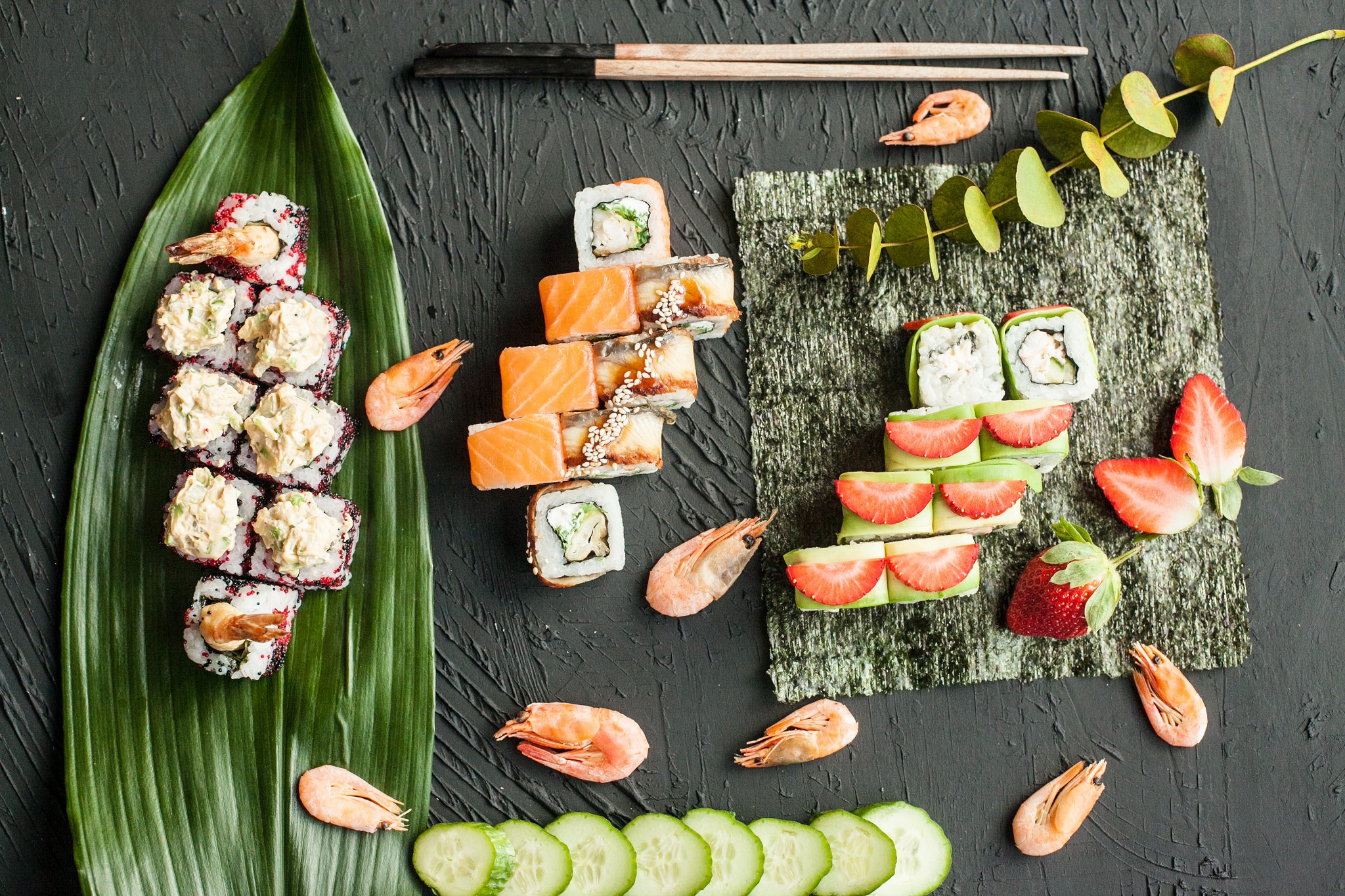 Handy-Wallpaper Sushi, Fisch, Nahrungsmittel, Reis, Stillleben kostenlos herunterladen.