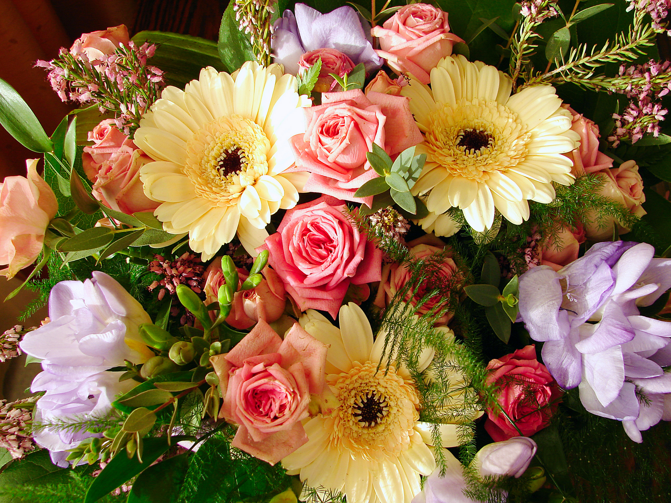 Free download wallpaper Flower, Bouquet, Spring, Pastel, Yellow Flower, Purple Flower, Man Made, Pink Flower on your PC desktop