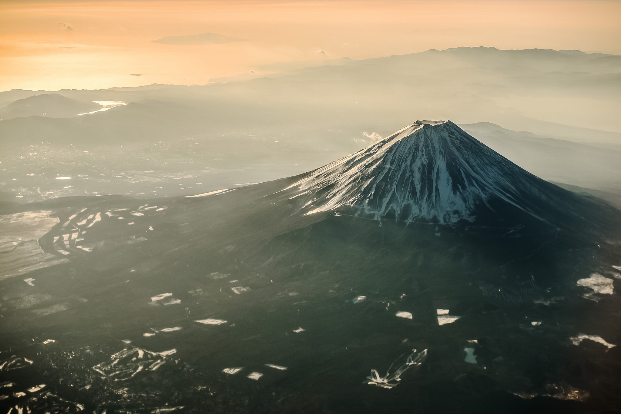 Download mobile wallpaper Landscape, Mountain, Earth, Japan, Volcano, Aerial, Mount Fuji, Volcanoes for free.