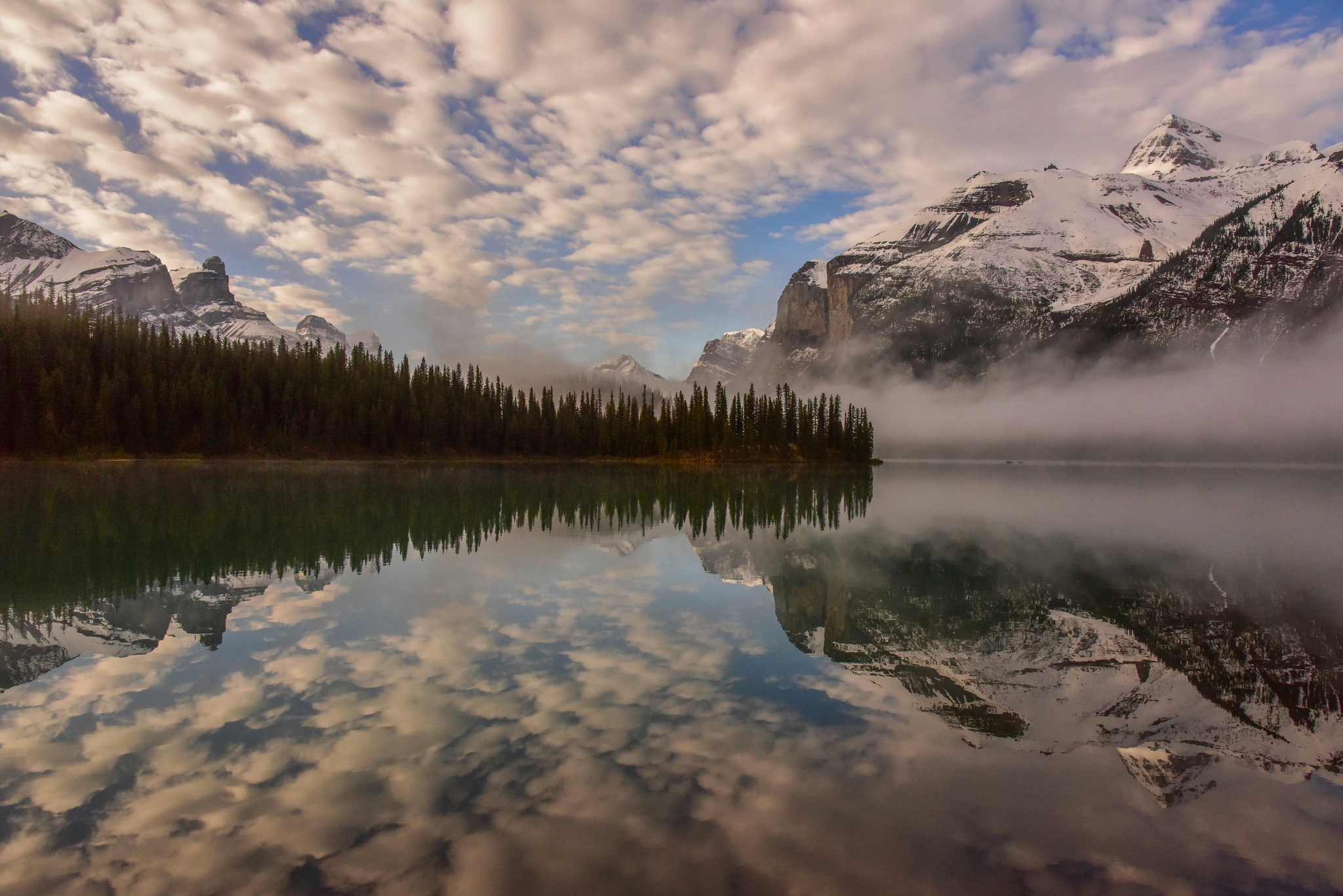 Download mobile wallpaper Nature, Mountain, Lake, Reflection, Earth, Cloud for free.