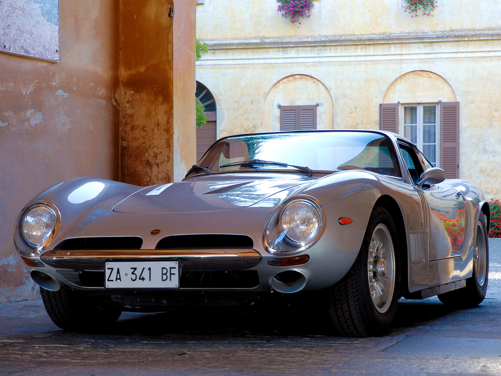 523419 économiseurs d'écran et fonds d'écran Bizzarrini 5300 Gt sur votre téléphone. Téléchargez  images gratuitement