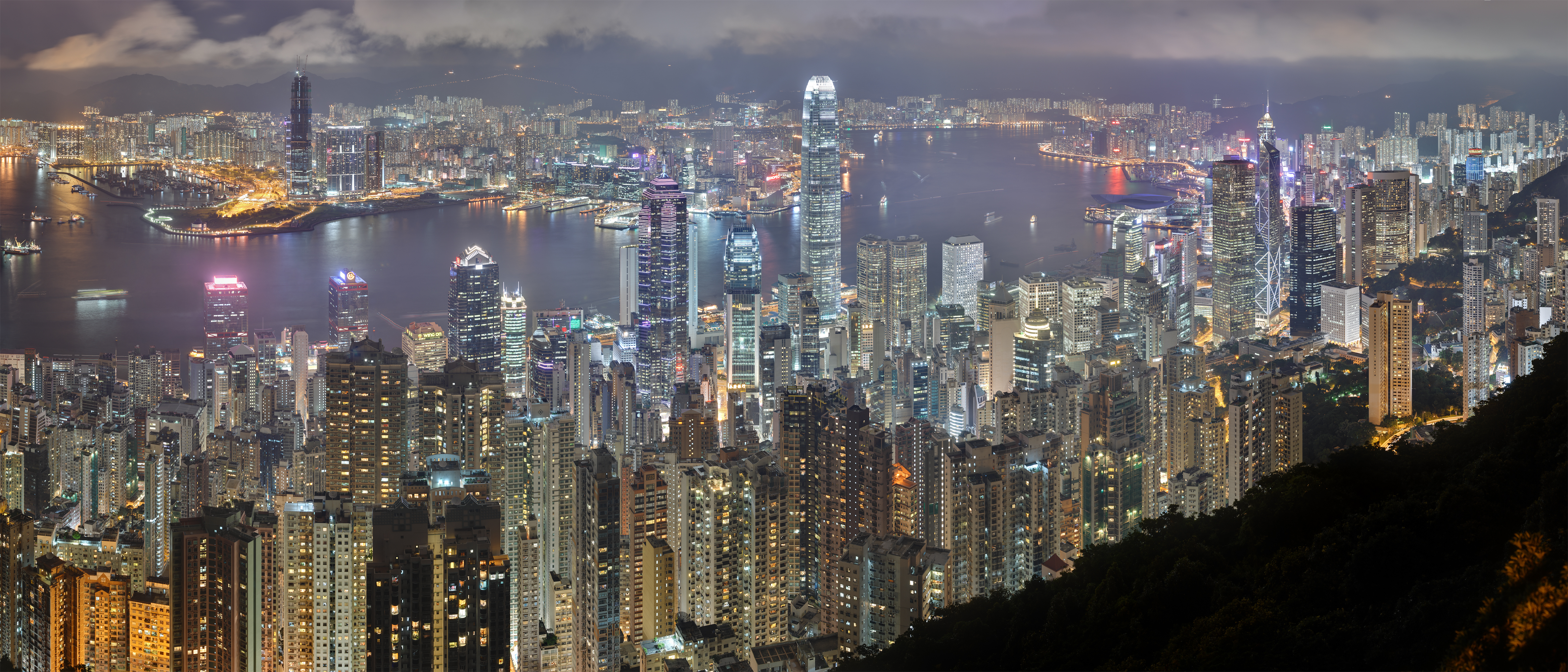 Скачать картинку Города, Город, Городской Пейзаж, Гонконг, Сделано Человеком, Кита́й в телефон бесплатно.