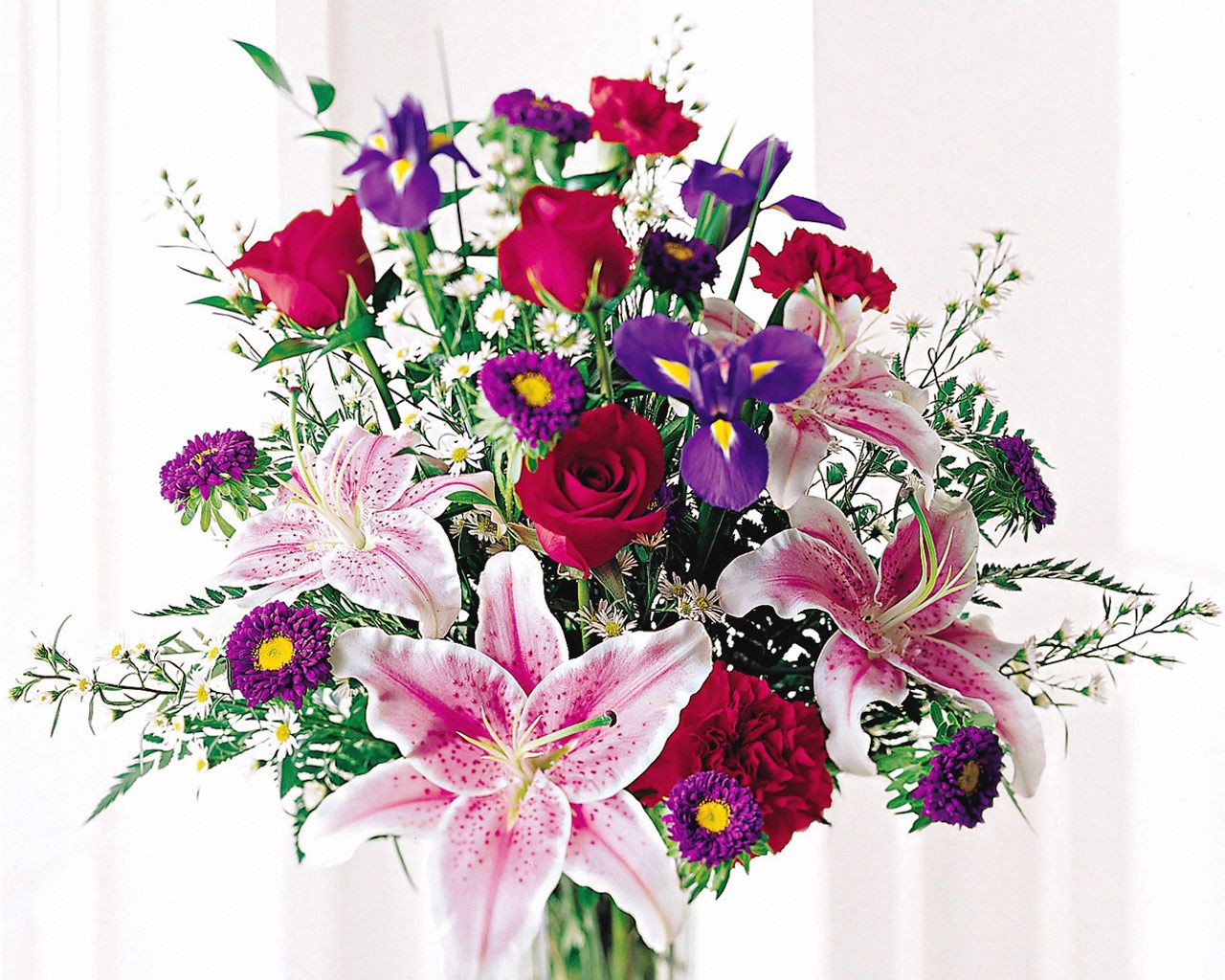 122452 скачать обои ирисы, розы, гвоздики, лилии, букет, цветы - заставки и картинки бесплатно