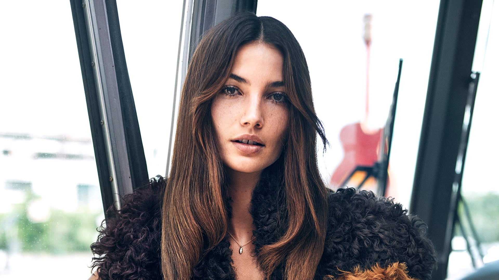 Download mobile wallpaper Brunette, Model, Celebrity, Brown Eyes, Lily Aldridge for free.