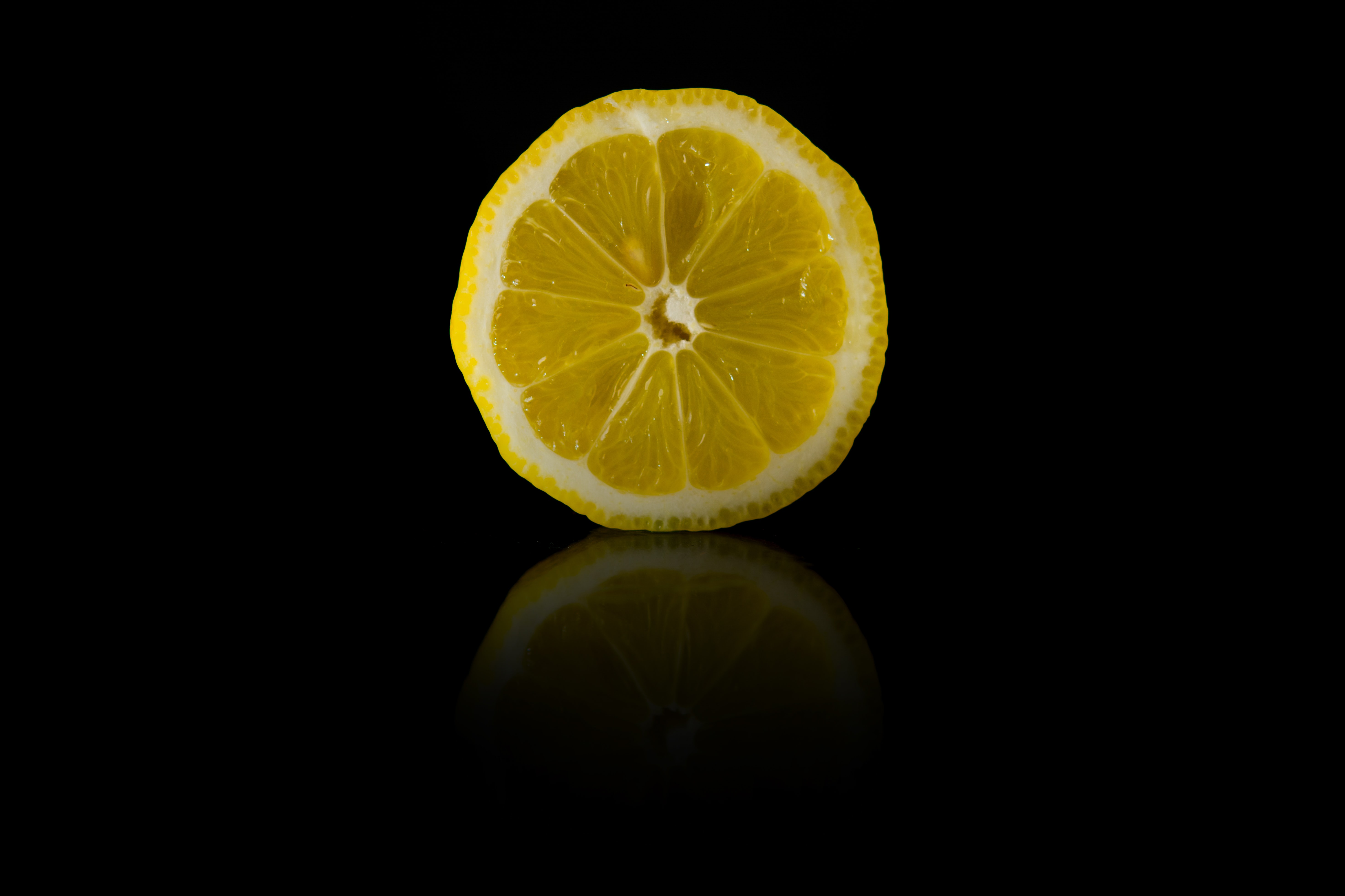 127111 завантажити шпалери їжа, гвоздики, лимон, фрукт, цитрус, цитрусові, часточка - заставки і картинки безкоштовно