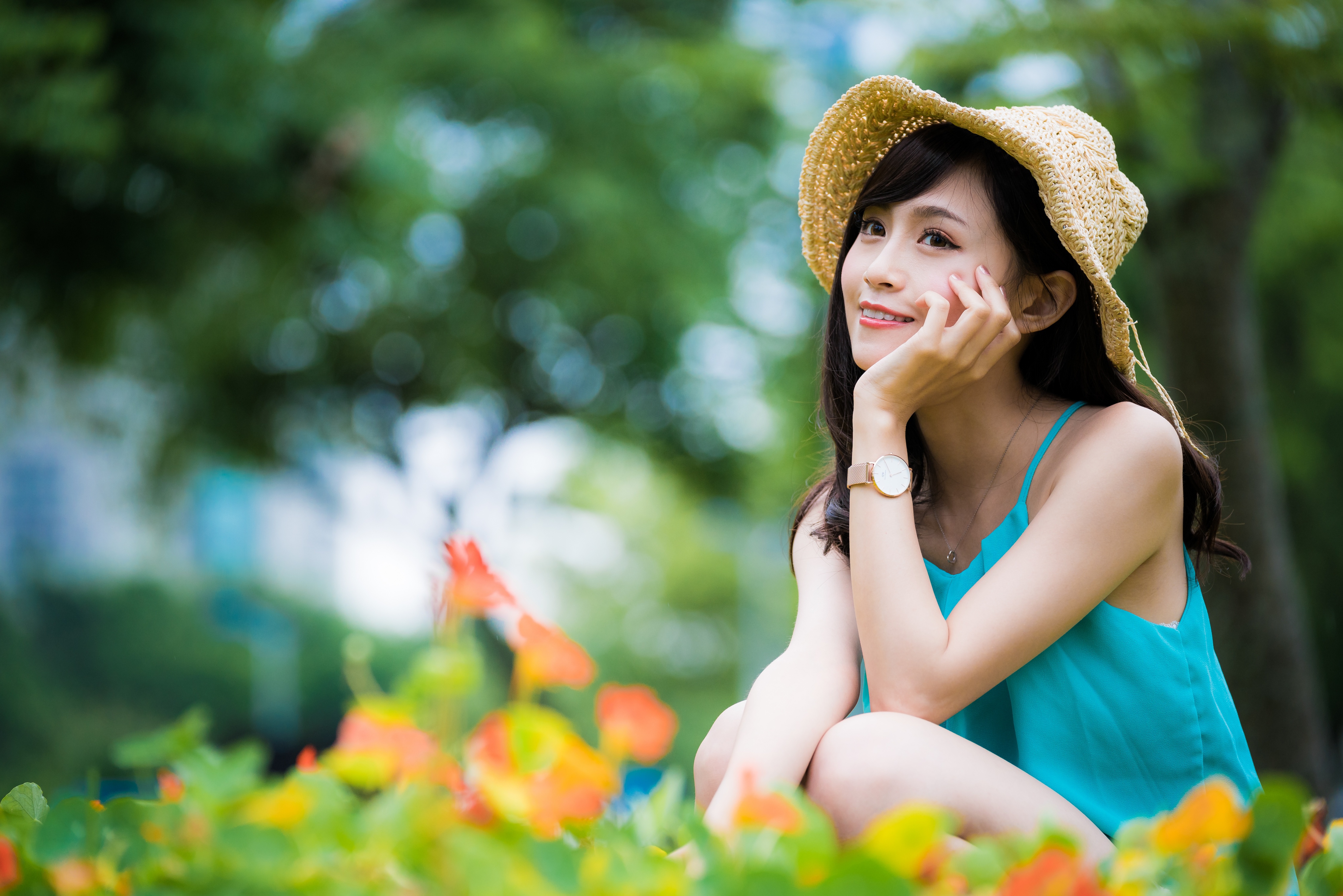 Free download wallpaper Smile, Hat, Model, Women, Asian, Brown Eyes, Black Hair, Depth Of Field on your PC desktop