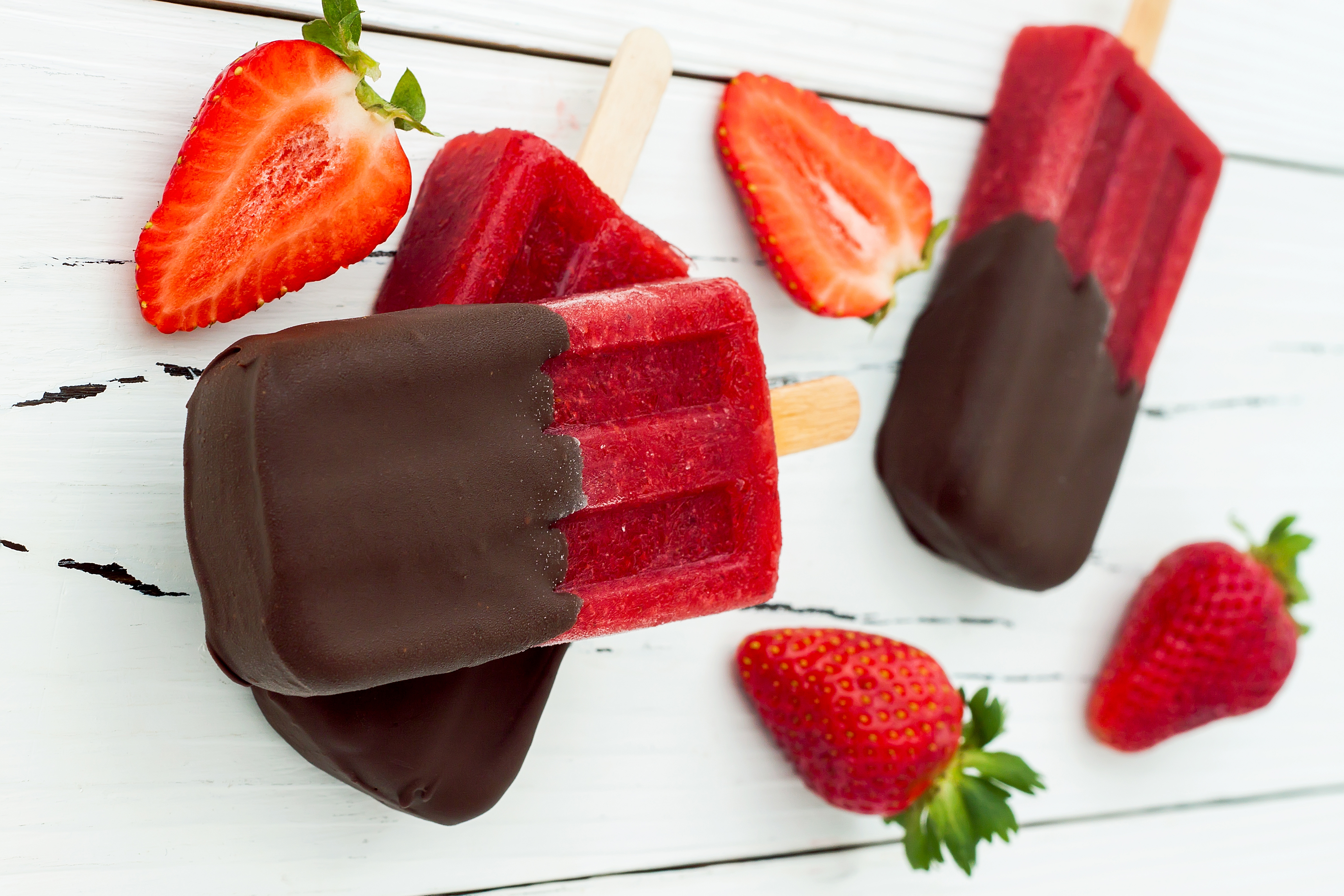 Laden Sie das Erdbeere, Schokolade, Süßigkeiten, Eiscreme, Nahrungsmittel, Stillleben-Bild kostenlos auf Ihren PC-Desktop herunter
