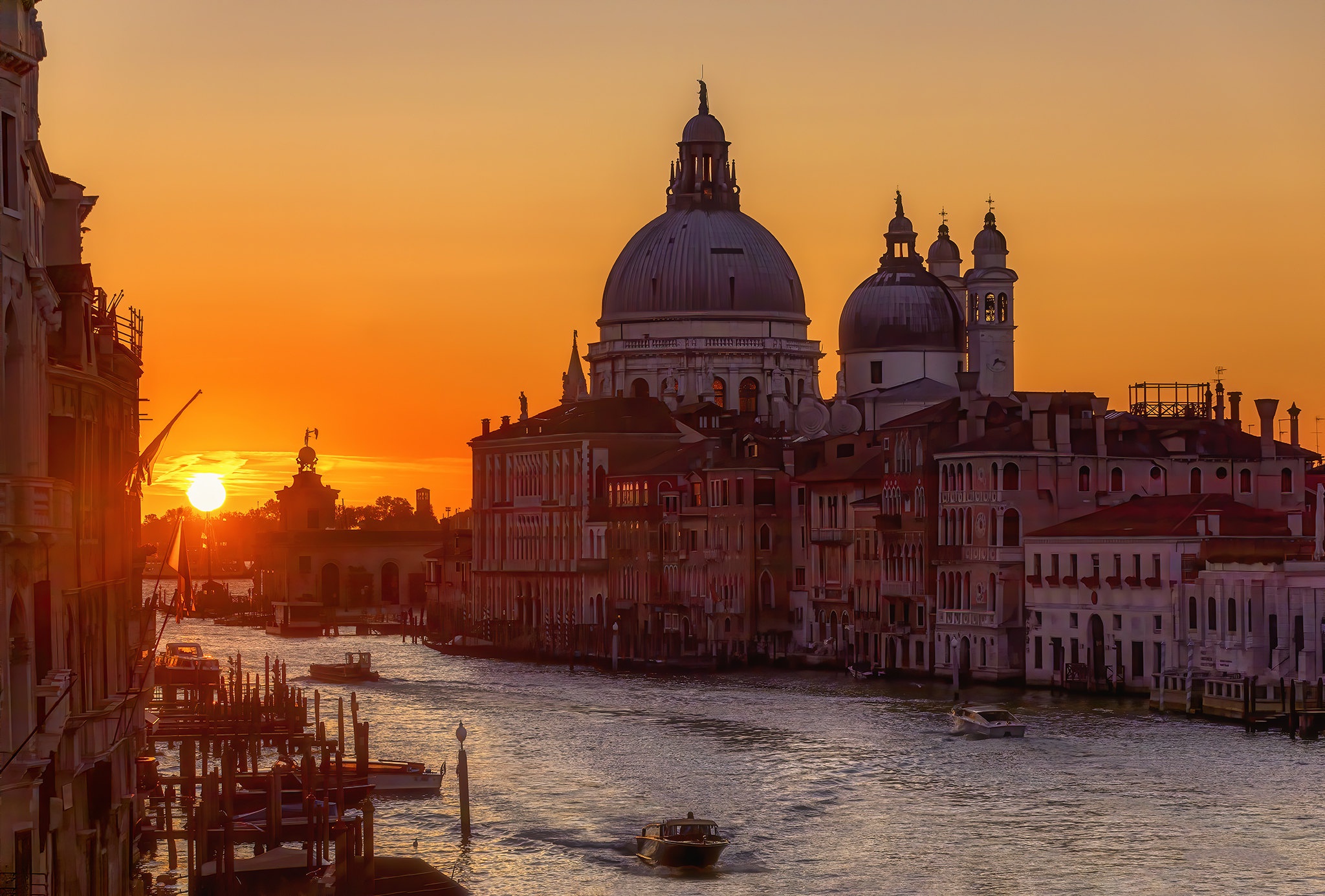 Free download wallpaper Architecture, Italy, Venice, City, Sunrise, Religious, Canal, Cathedral Santa Maria Della Salute, Cathedrals on your PC desktop