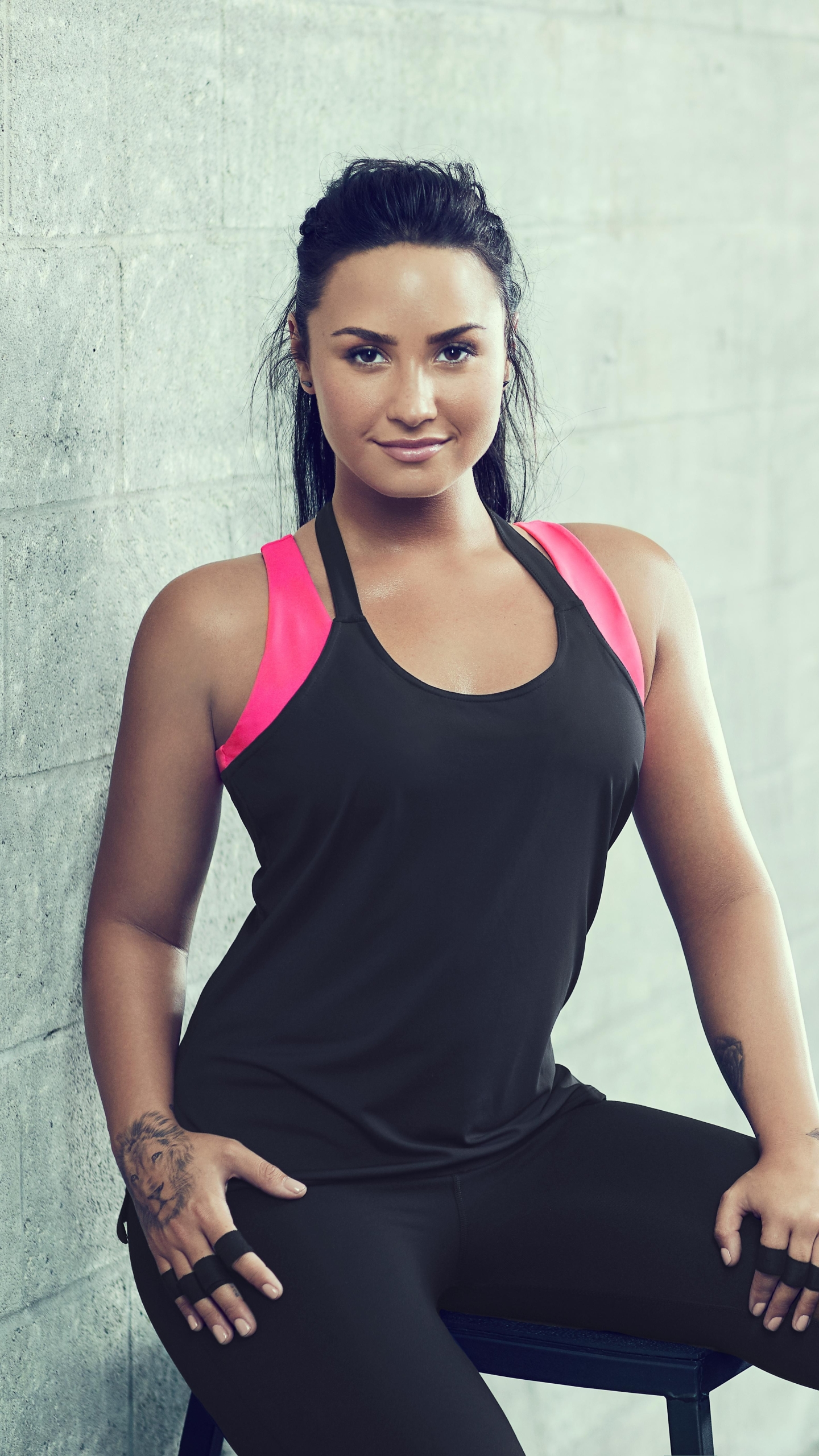 Download mobile wallpaper Music, Tattoo, Singer, Fitness, American, Black Hair, Demi Lovato for free.