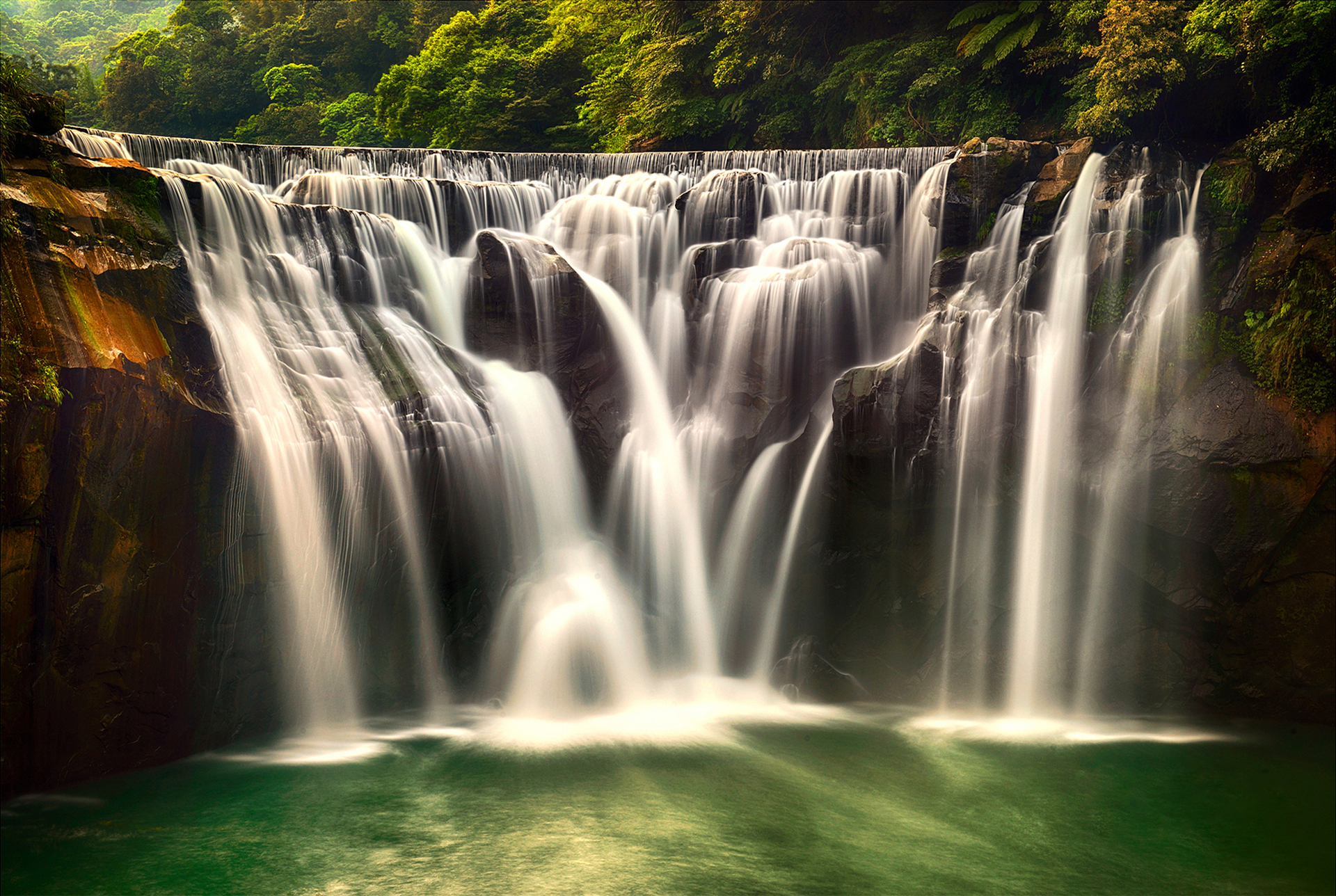 Скачати мобільні шпалери Водоспади, Водоспад, Ліс, Земля, Таїланд безкоштовно.