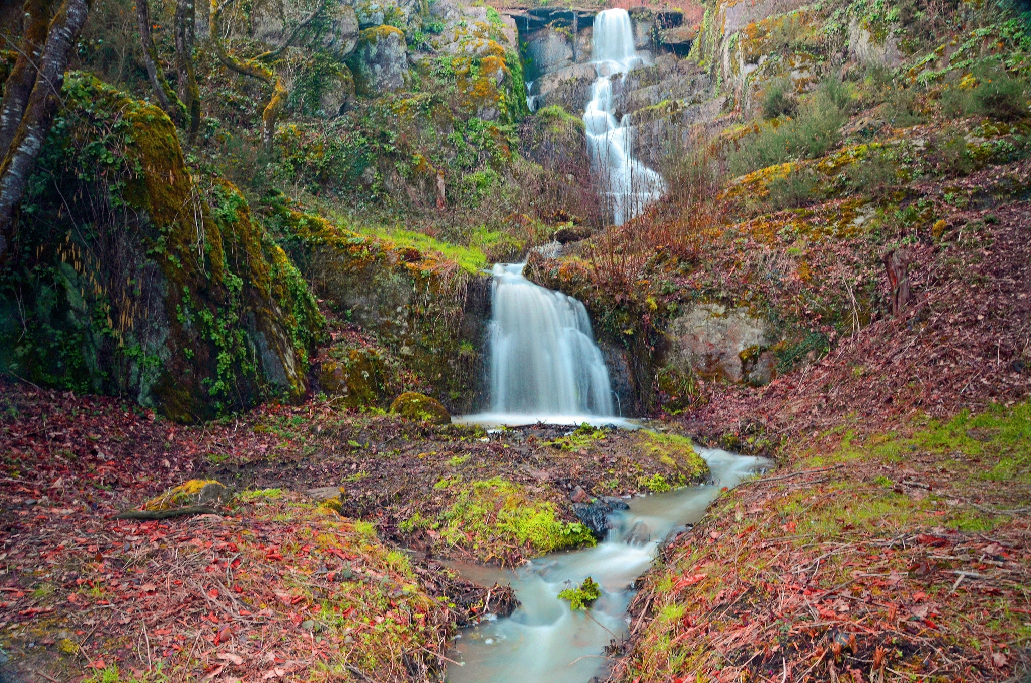 PCデスクトップに自然, 秋, 山脈, 滝, 川画像を無料でダウンロード