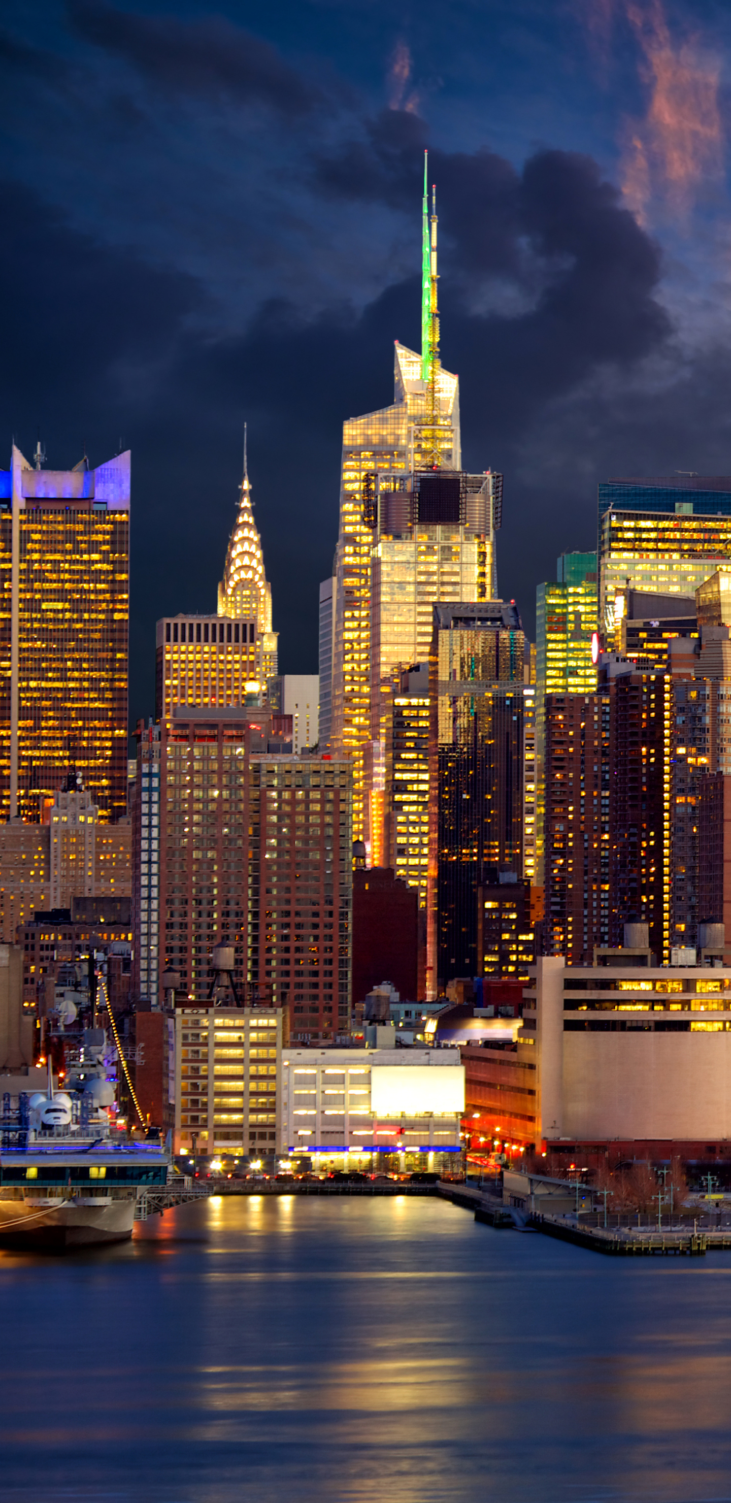 Handy-Wallpaper Städte, Stadt, Wolkenkratzer, Gebäude, Licht, New York, Manhattan, Nacht, Vereinigte Staaten Von Amerika, Menschengemacht, Großstadt kostenlos herunterladen.