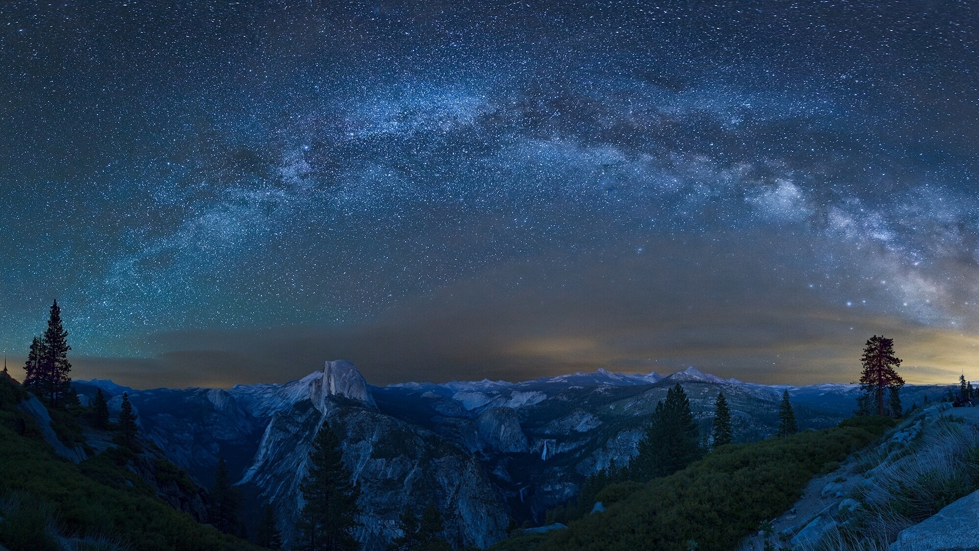 Скачать картинку Звезды, Гора, Звездное Небо, Млечный Путь, Национальный Парк, Калифорния, Йосемитский Национальный Парк, Земля/природа в телефон бесплатно.