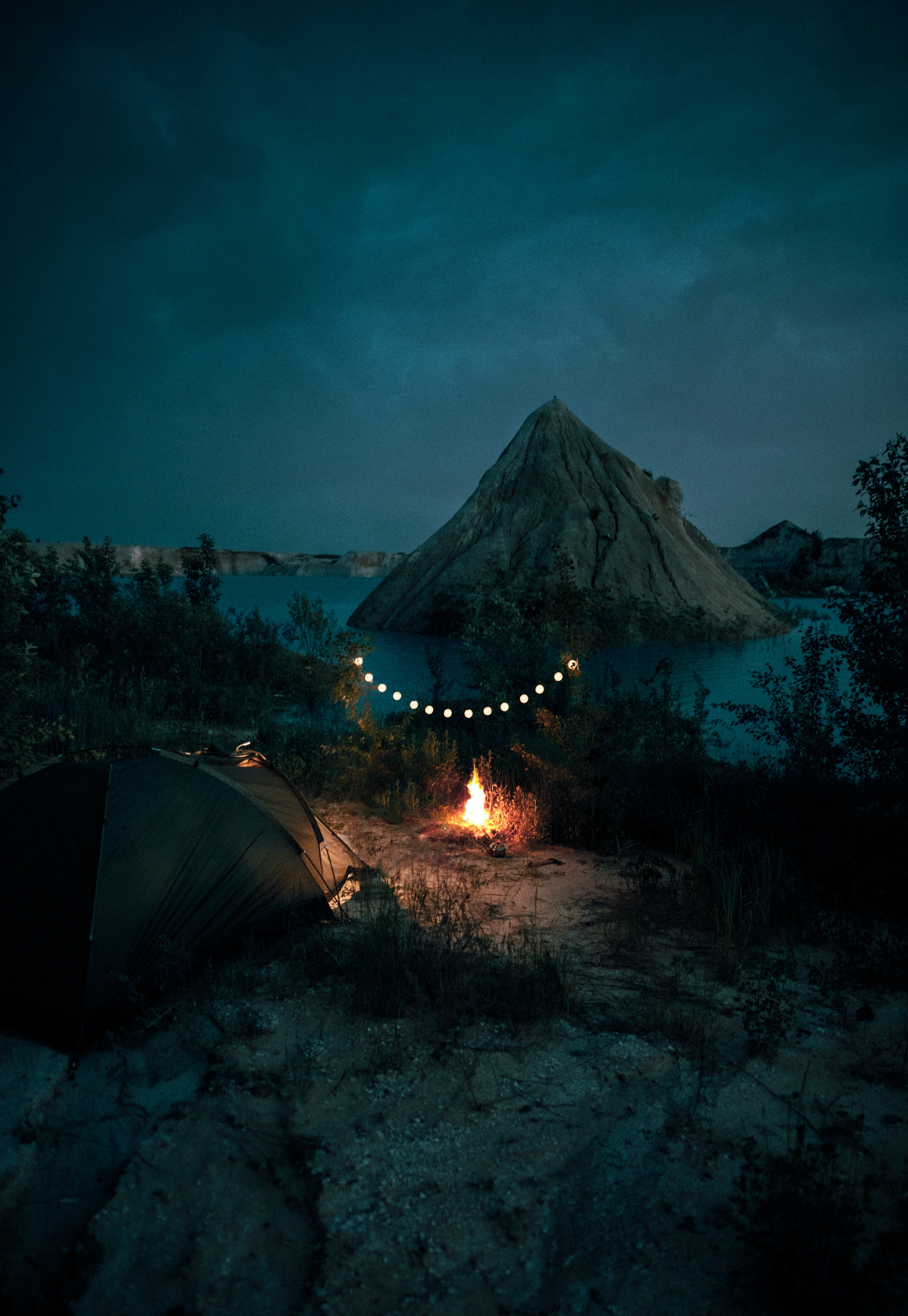 camping, campsite, bonfire, nature, rocks, garland, tent