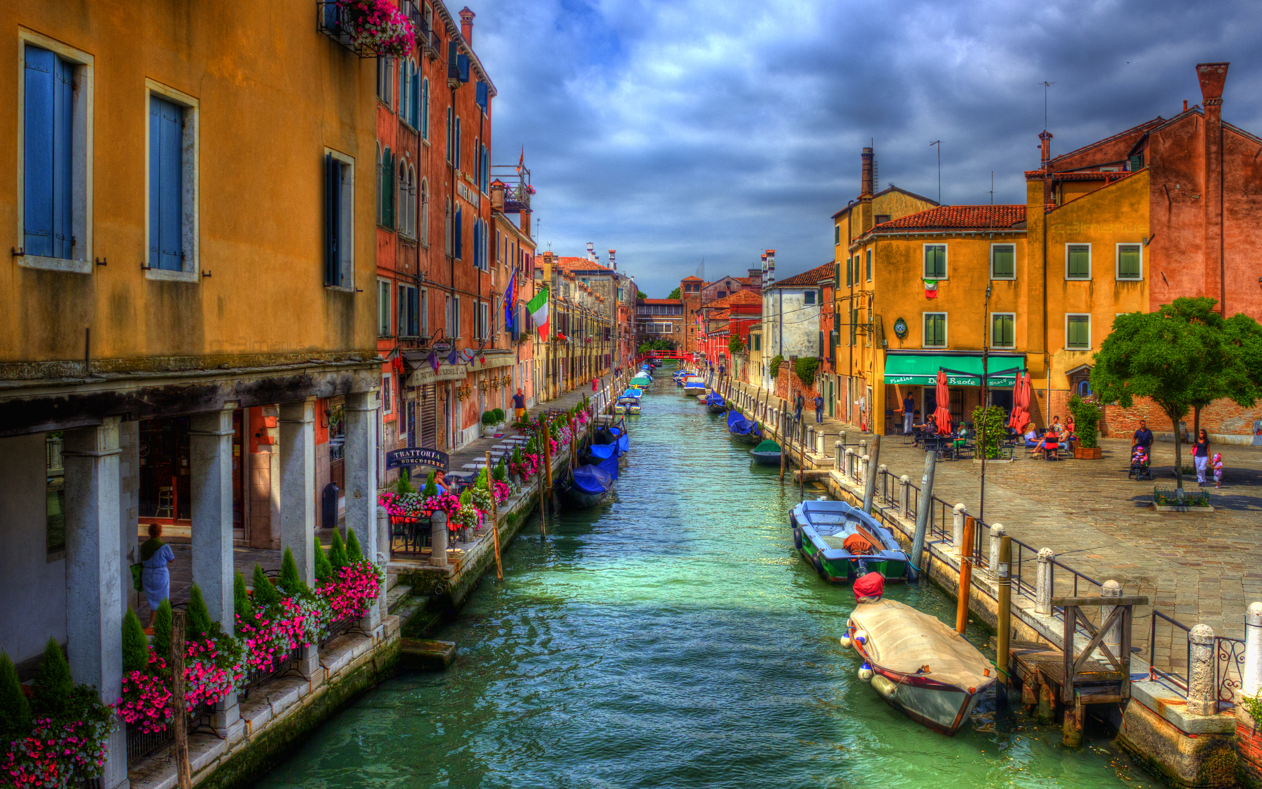 Скачать картинку Венеция, Дом, Лодка, Hdr, Фотографии, Канал в телефон бесплатно.