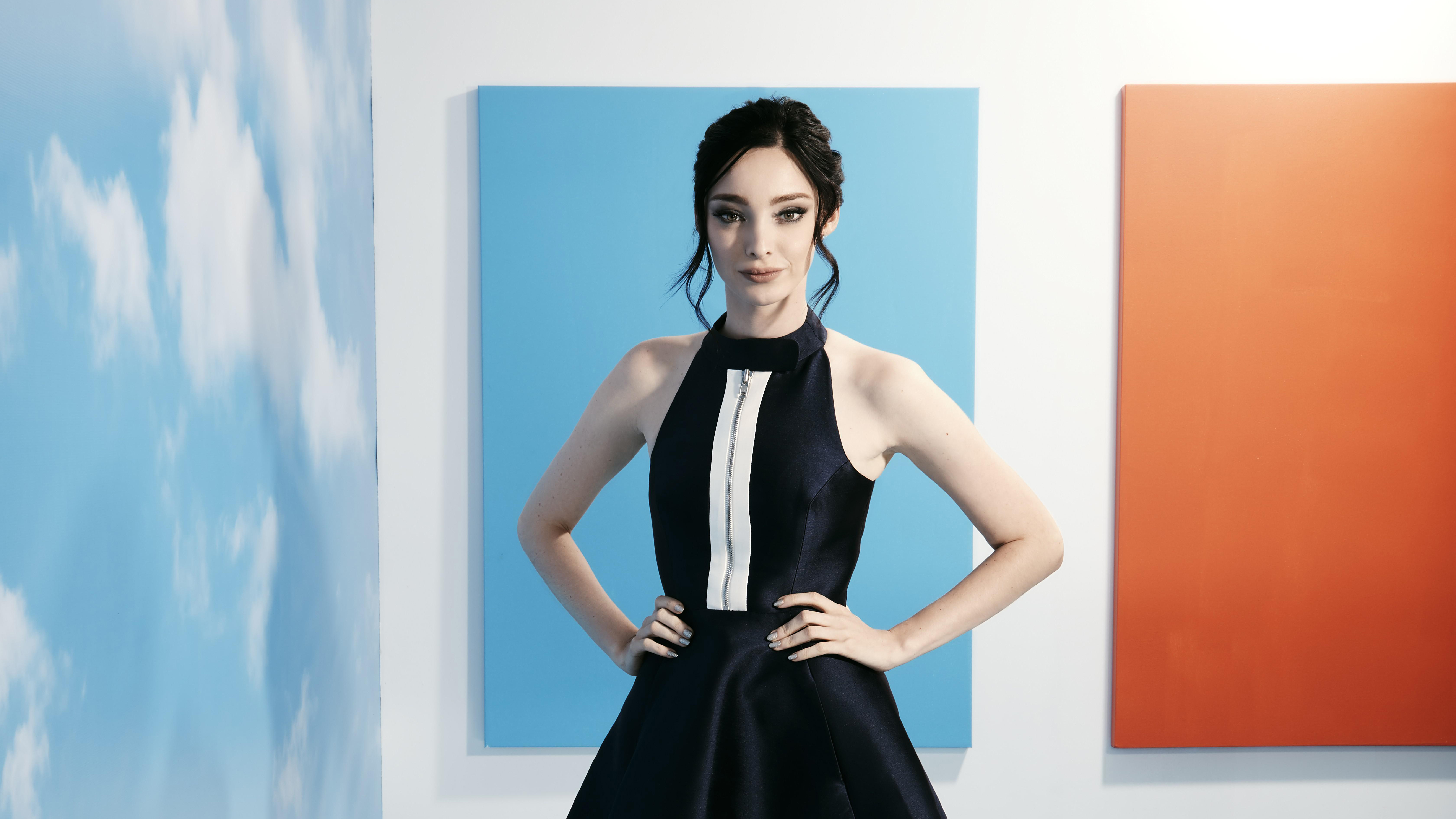 Download mobile wallpaper Dress, American, Celebrity, Black Hair, Actress, Emma Dumont for free.
