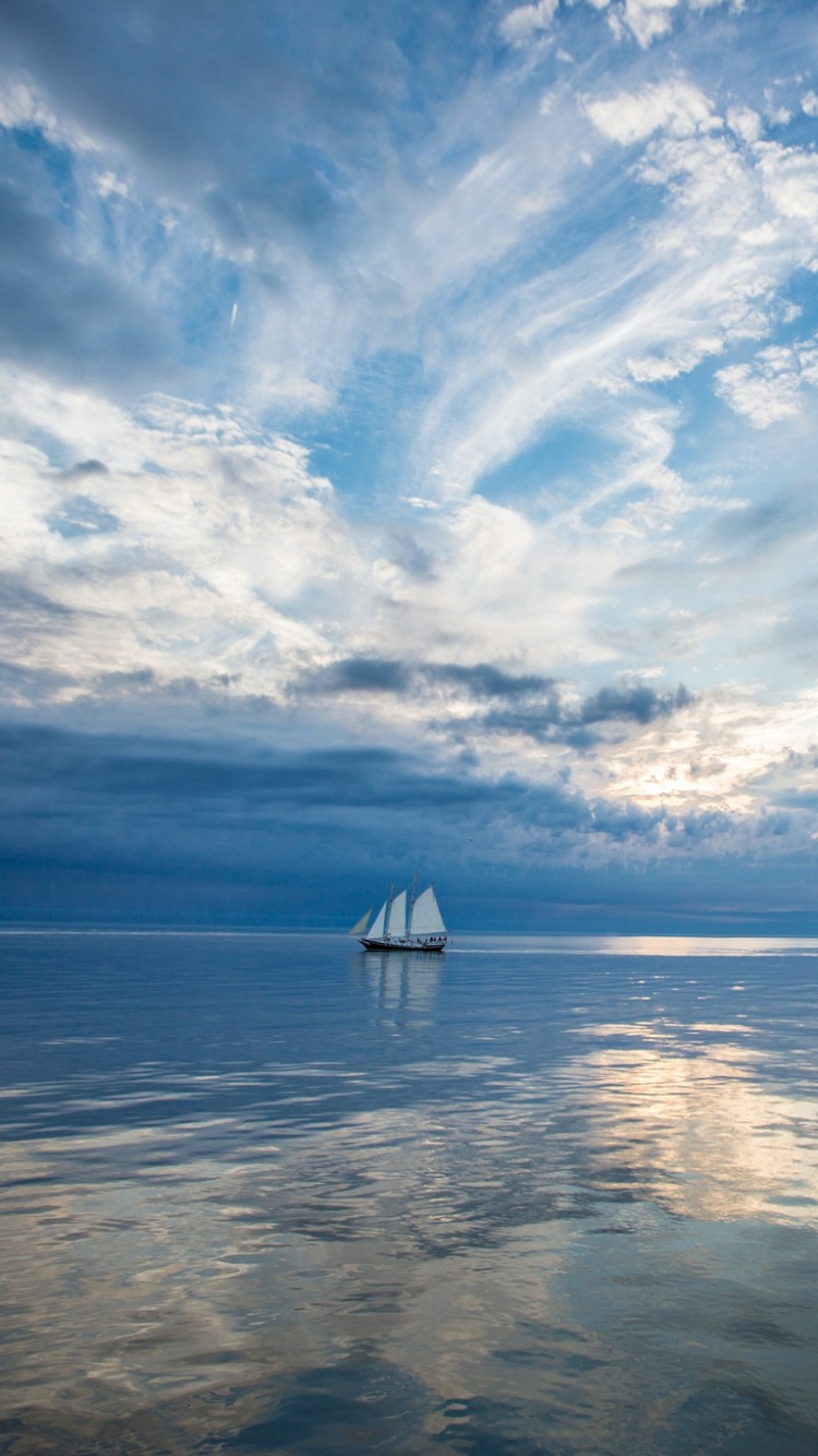 Handy-Wallpaper Wasser, Ozean, Segelboot, Wolke, Himmel, Fahrzeuge kostenlos herunterladen.