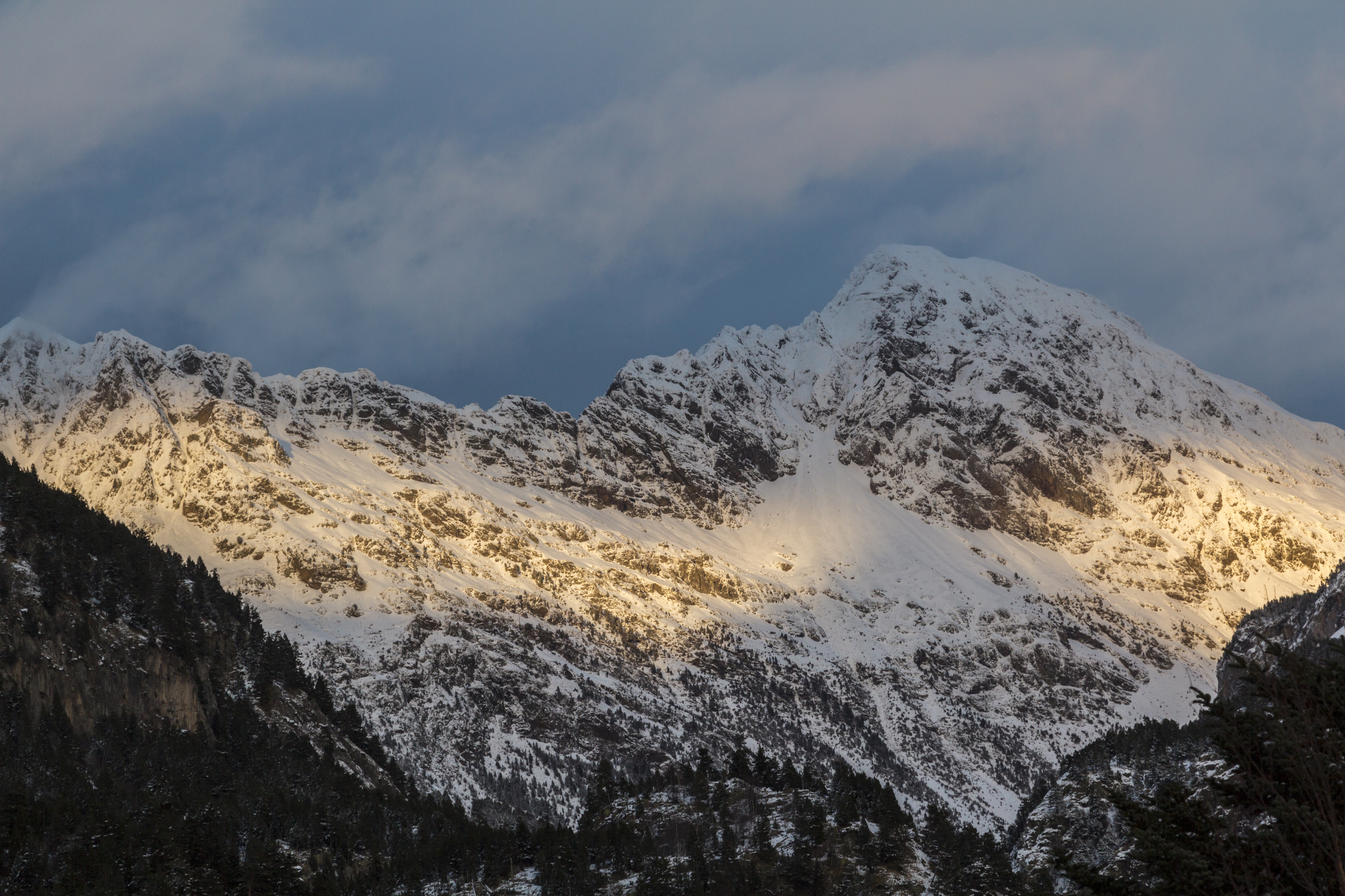 PCデスクトップに自然, 山脈, 雪, トップス, 頂点, ウエスカ, スペイン画像を無料でダウンロード
