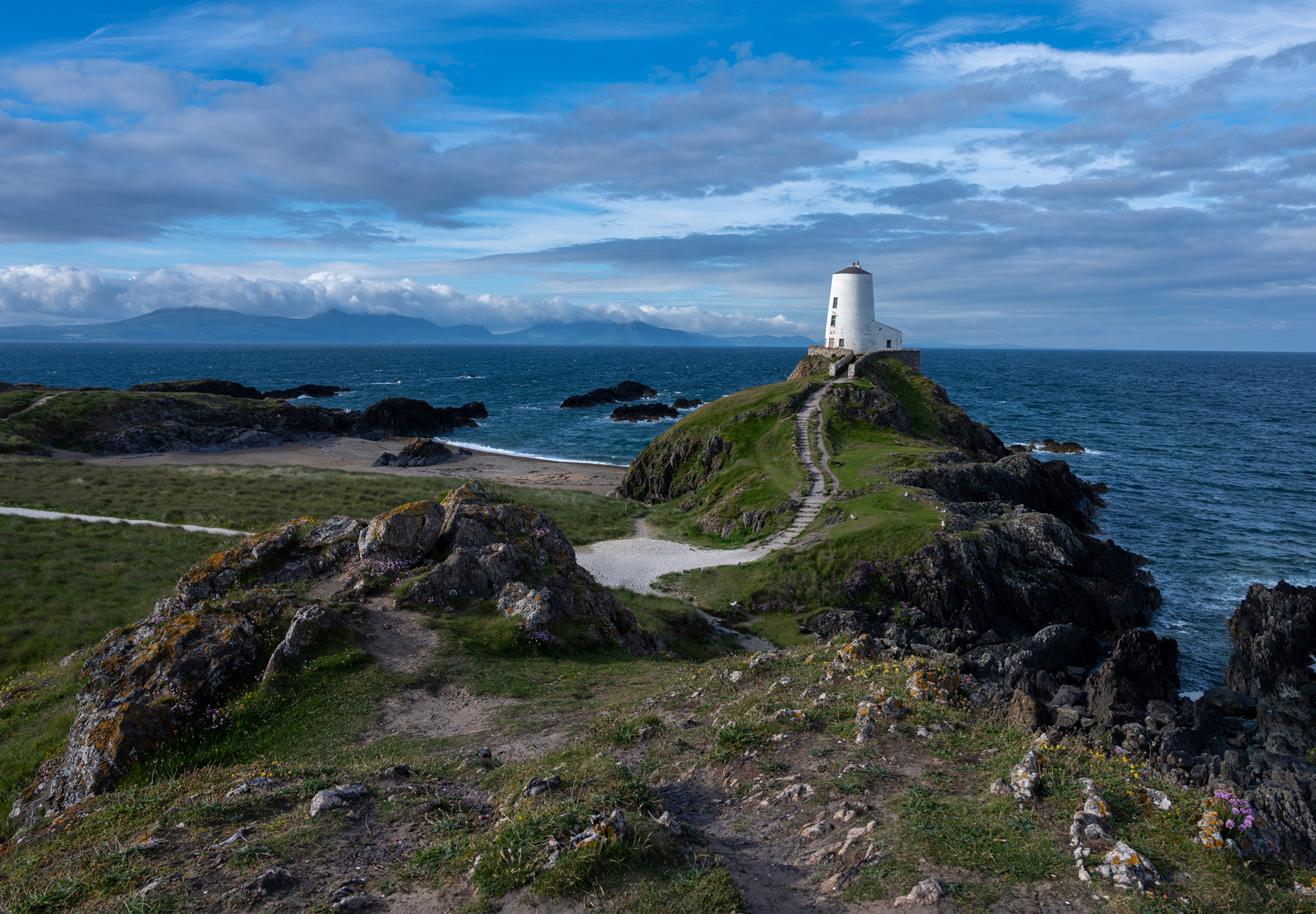 Free download wallpaper Lighthouse, Coastline, Wales, Man Made on your PC desktop