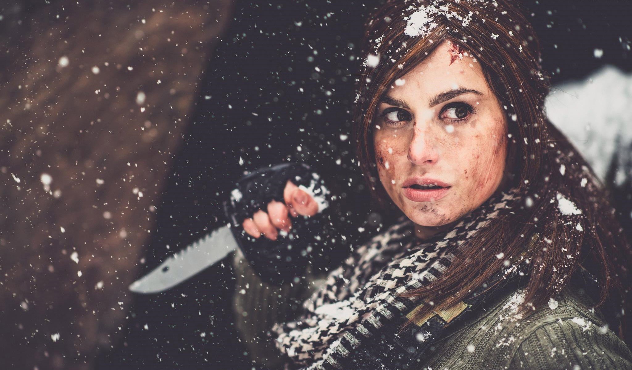 Завантажити шпалери Rise Of The Tomb Raider на телефон безкоштовно