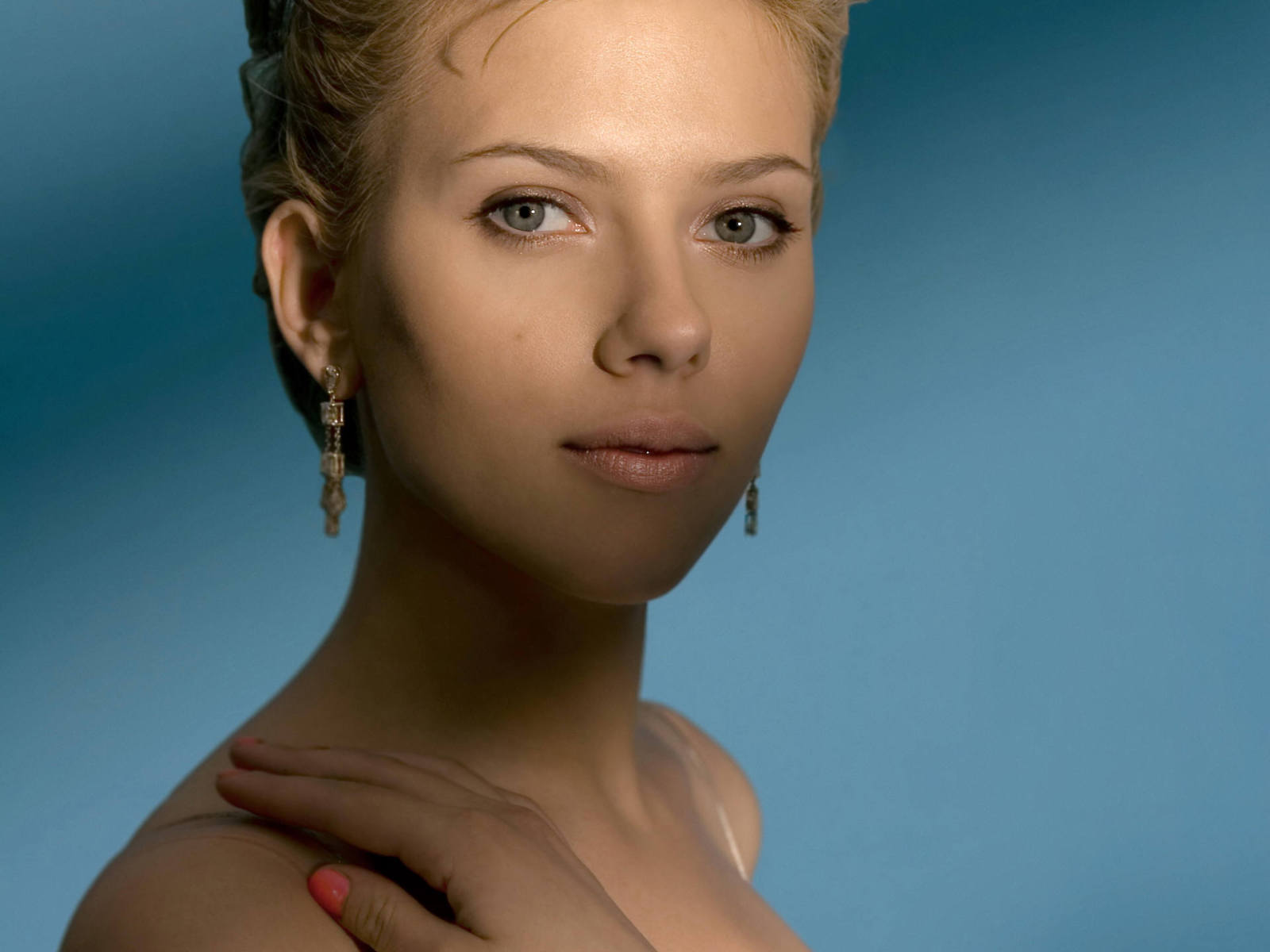 Handy-Wallpaper Scarlett Johansson, Berühmtheiten kostenlos herunterladen.