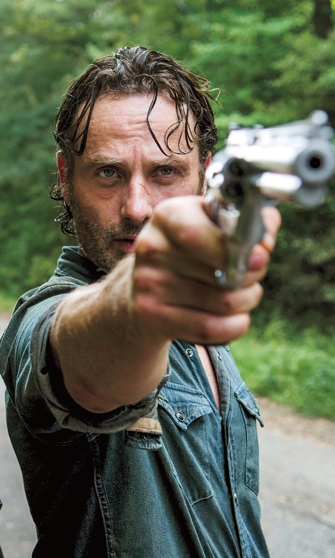 Download mobile wallpaper Andrew Lincoln, Gun, Tv Show, Norman Reedus, The Walking Dead, Rick Grimes, Daryl Dixon for free.