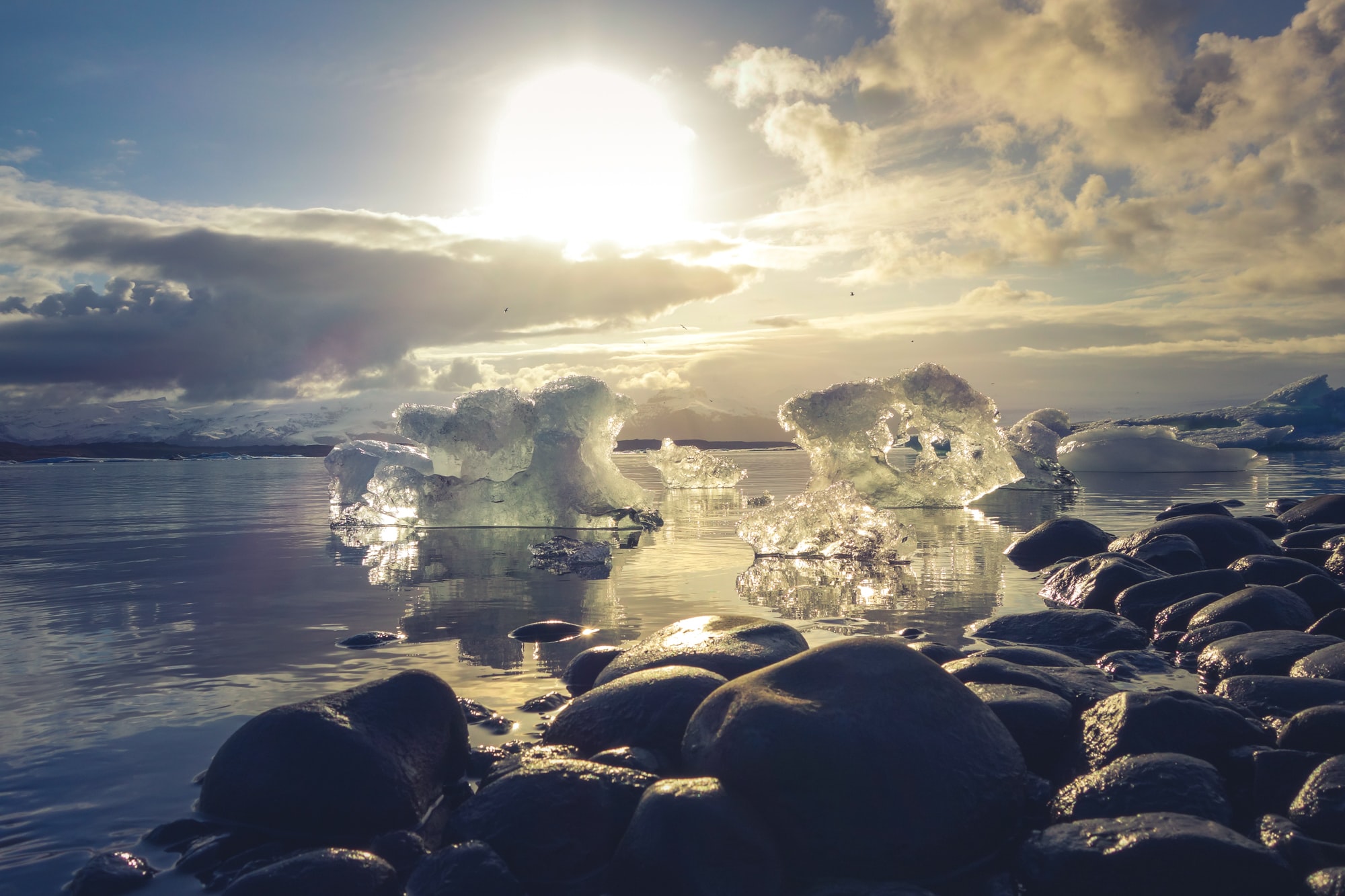 Скачать картинку Природа, Исландия, Айсберг, Лёд, Земля/природа в телефон бесплатно.