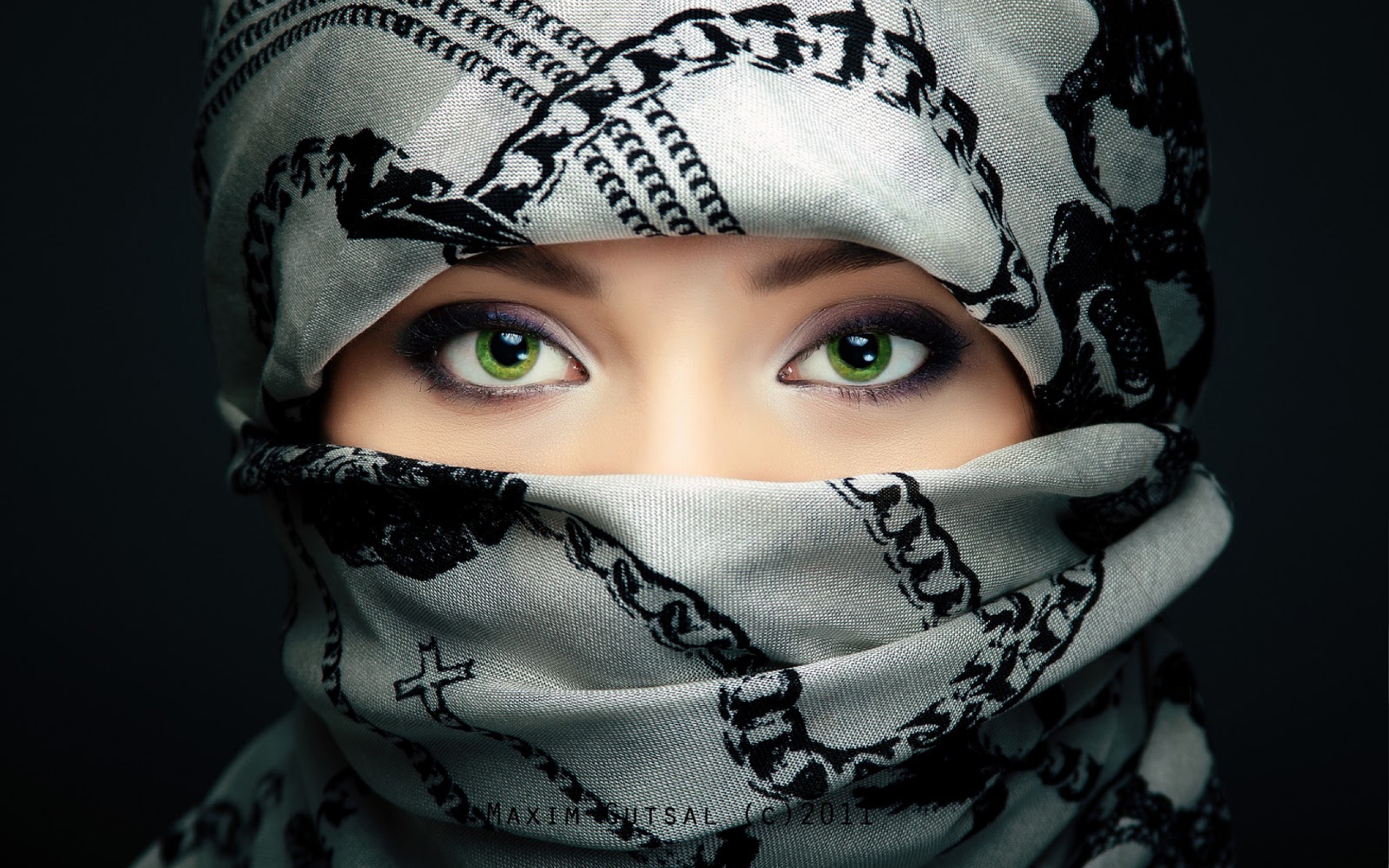 565190 descargar imagen mujeres, ojo, cara, ojos verdes, hiyab, bufanda: fondos de pantalla y protectores de pantalla gratis