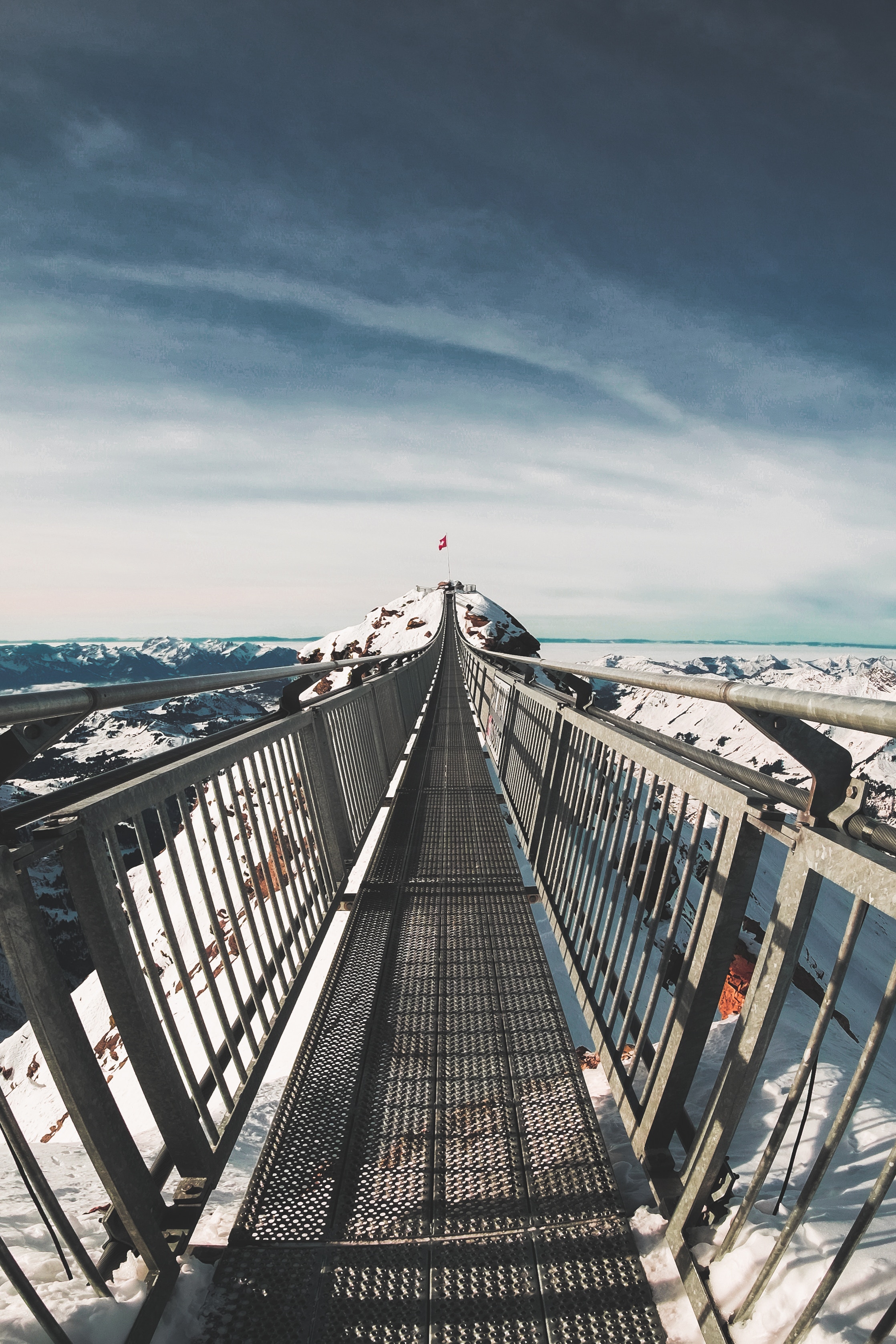 Скачать картинку Ле Дьяблере, Снег, Природа, Мост, Горы, Швейцария в телефон бесплатно.