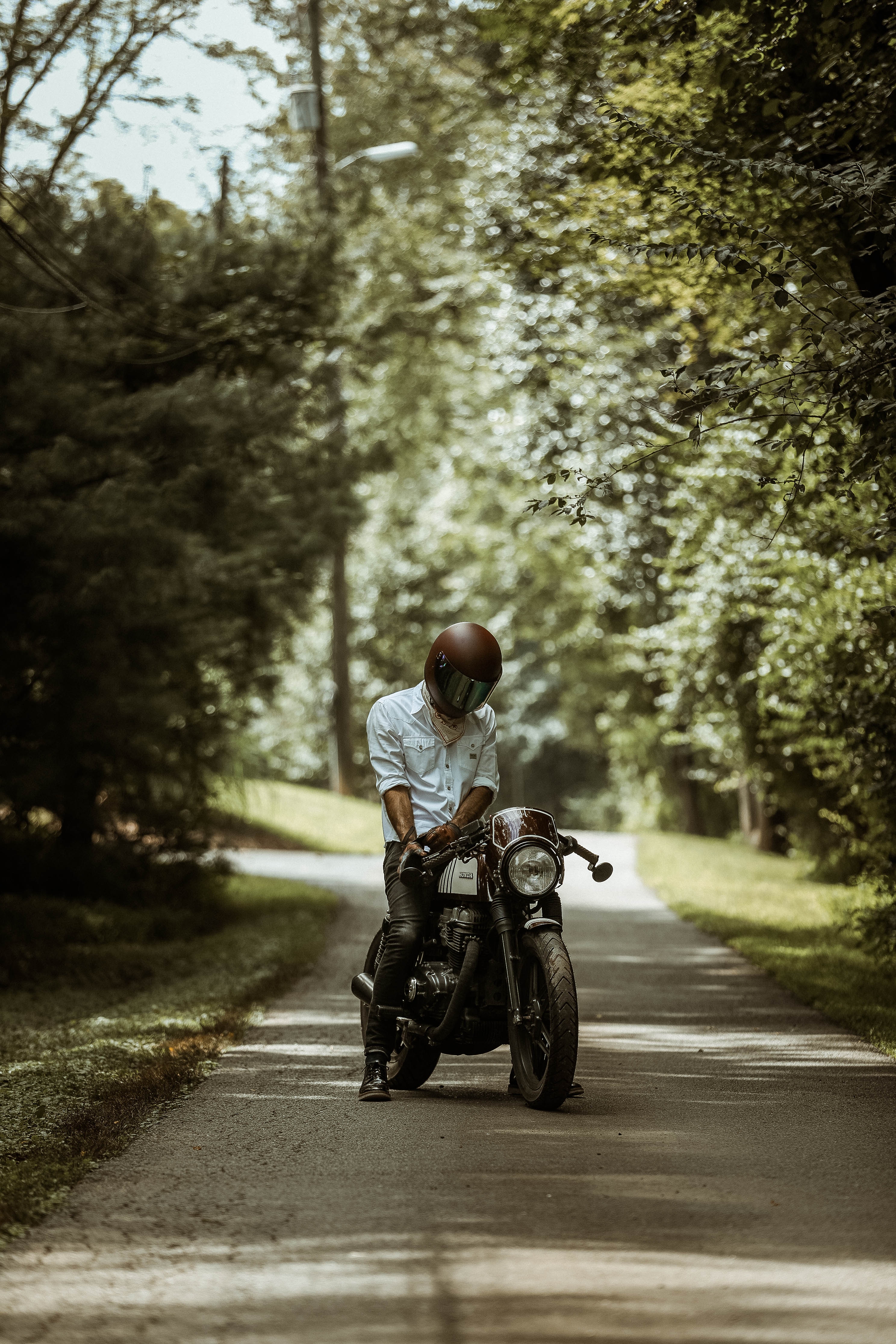 Laden Sie das Straße, Helm, Motorrad, Motorradfahrer, Motorräder, Sommer-Bild kostenlos auf Ihren PC-Desktop herunter