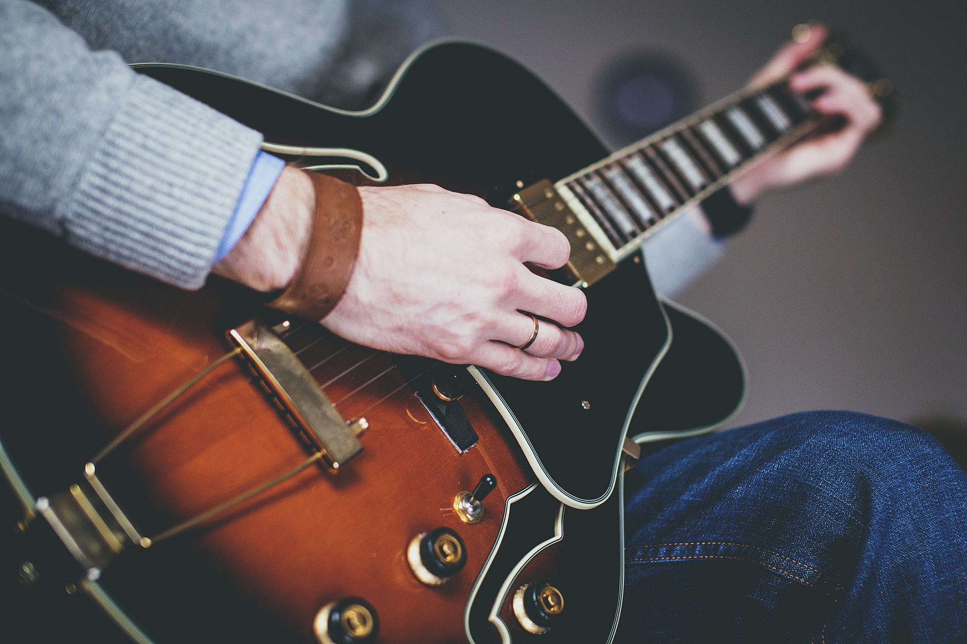 Téléchargez des papiers peints mobile Musique, Guitare gratuitement.